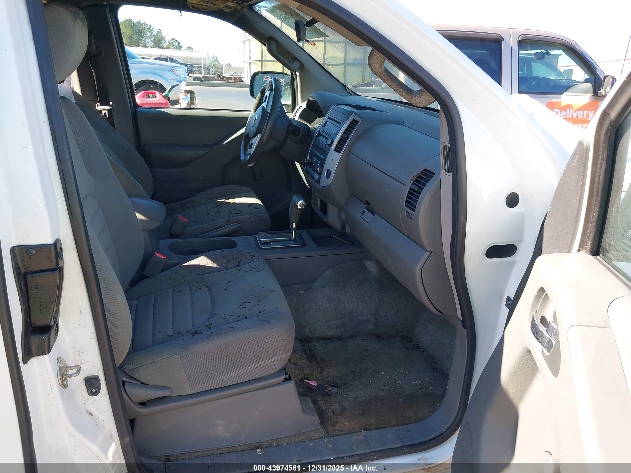 NISSAN FRONTIER image 5