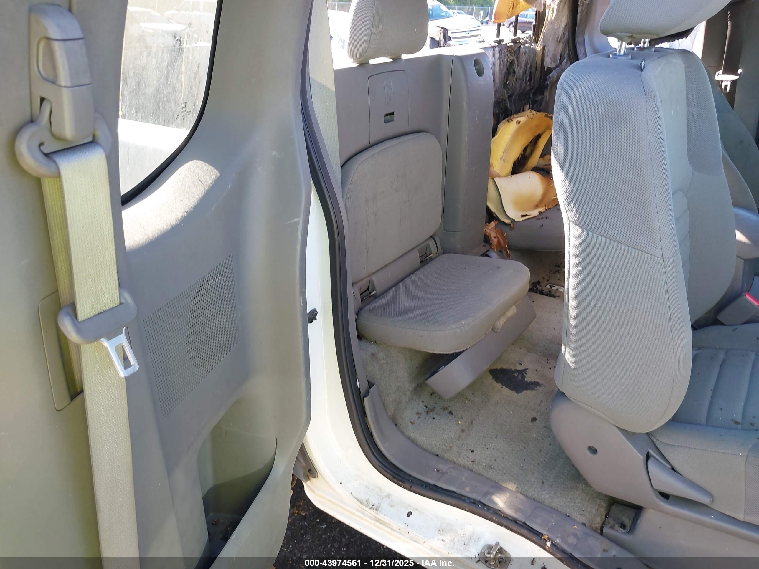 NISSAN FRONTIER image 8