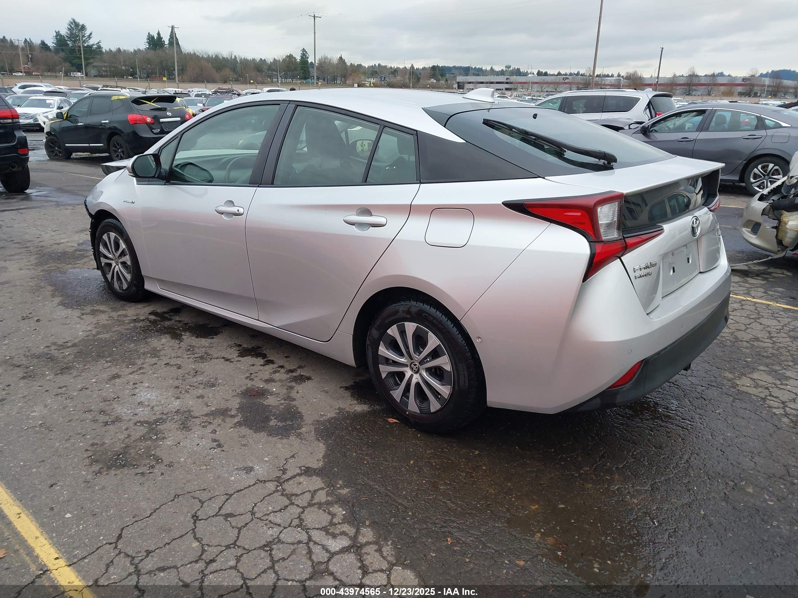 TOYOTA PRIUS image 3