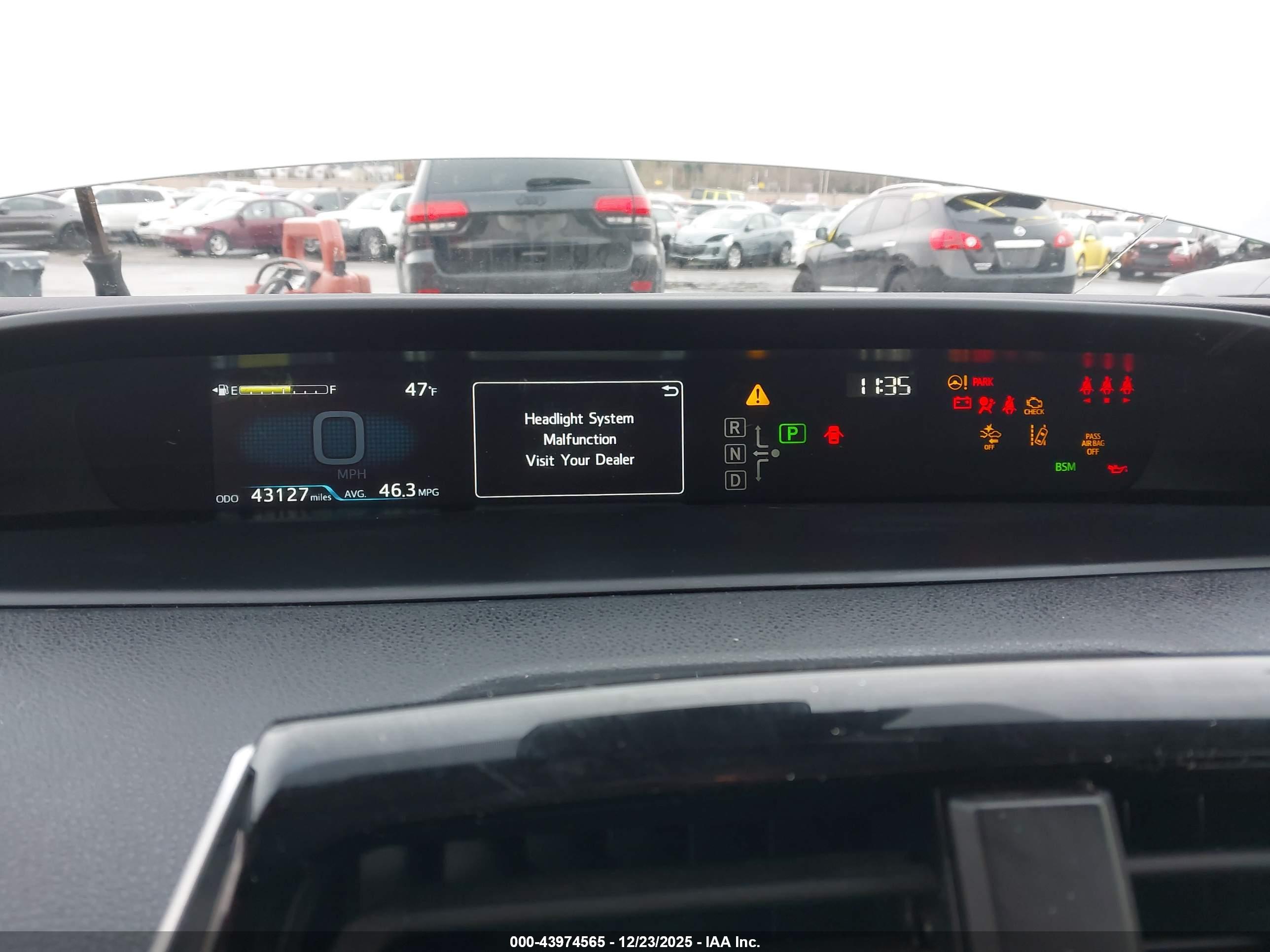 TOYOTA PRIUS image 7