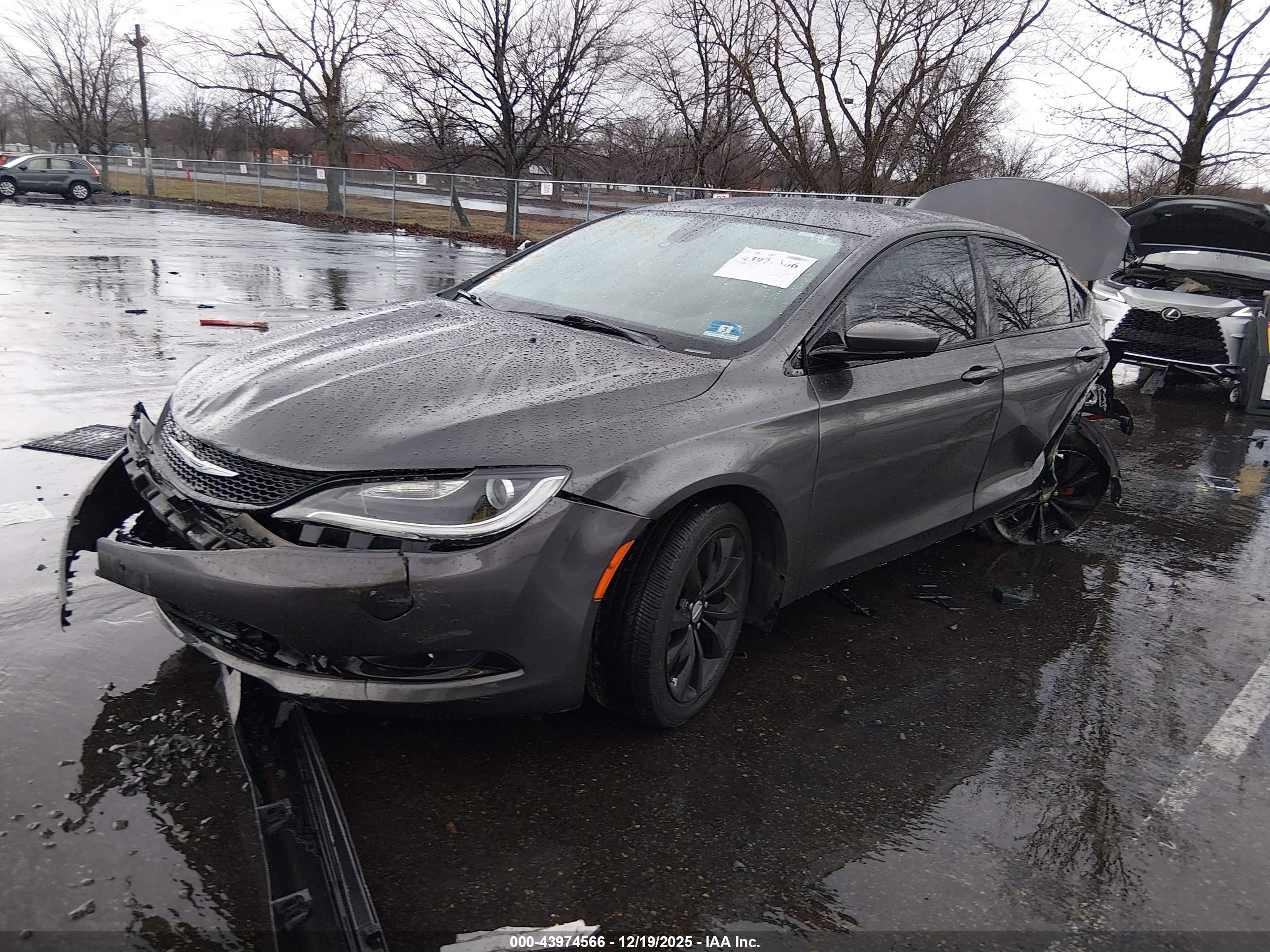 CHRYSLER 200 image 2