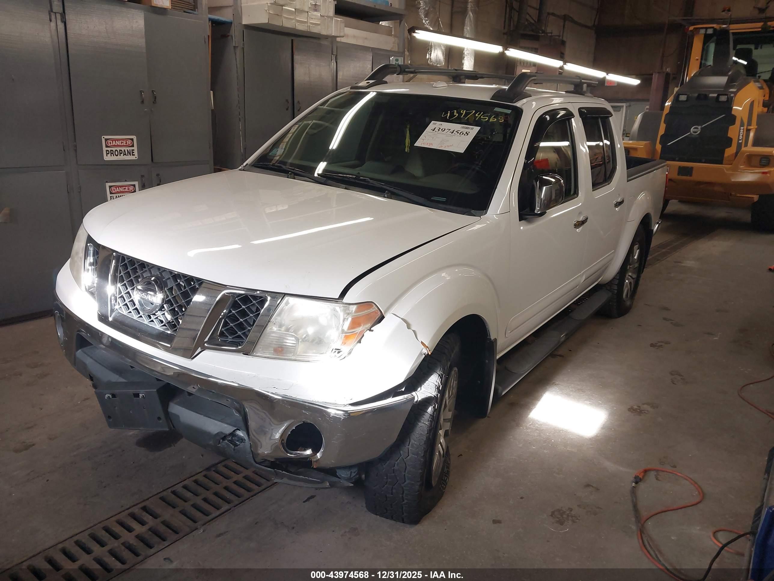 NISSAN FRONTIER image 2