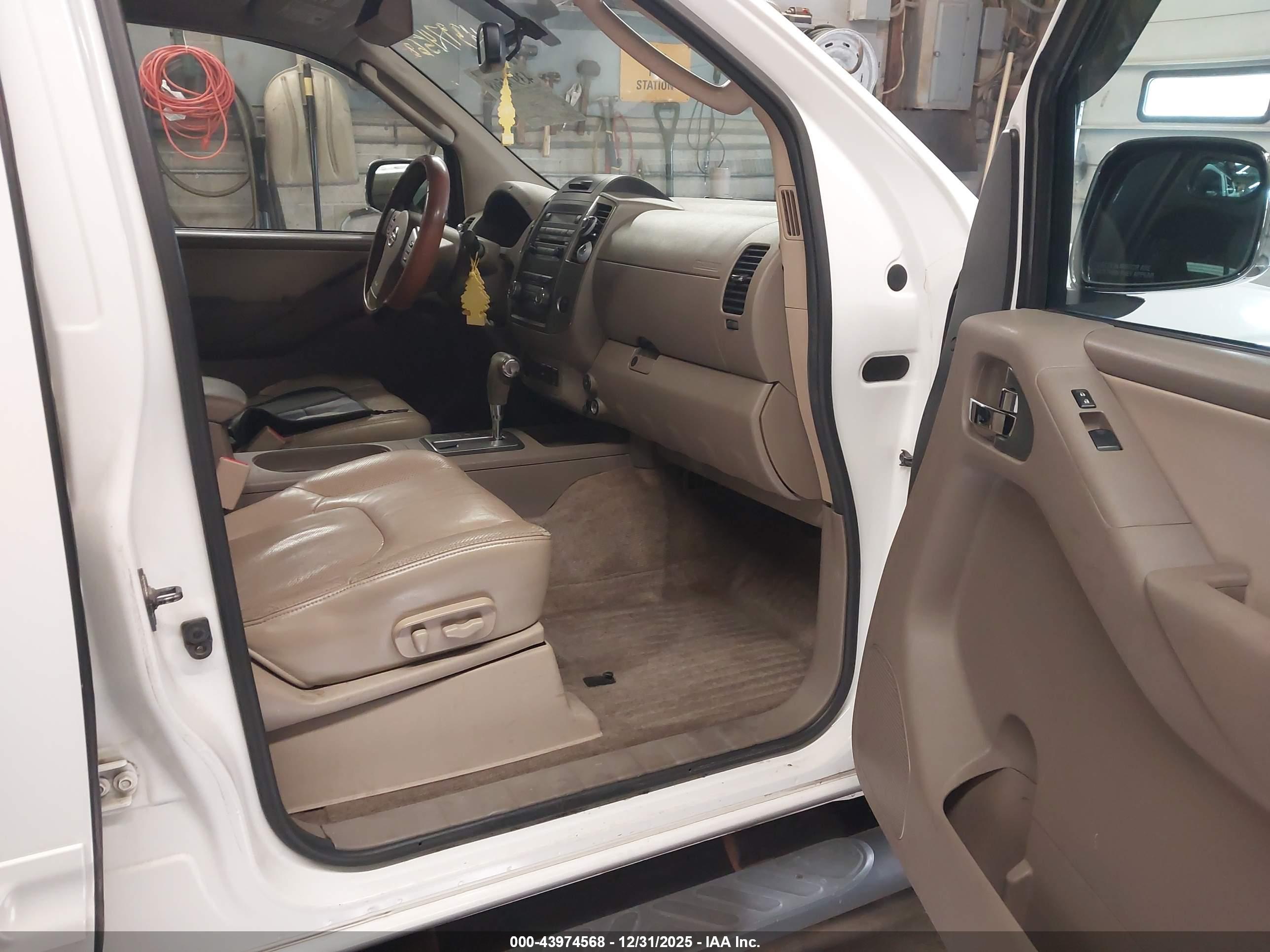 NISSAN FRONTIER image 5