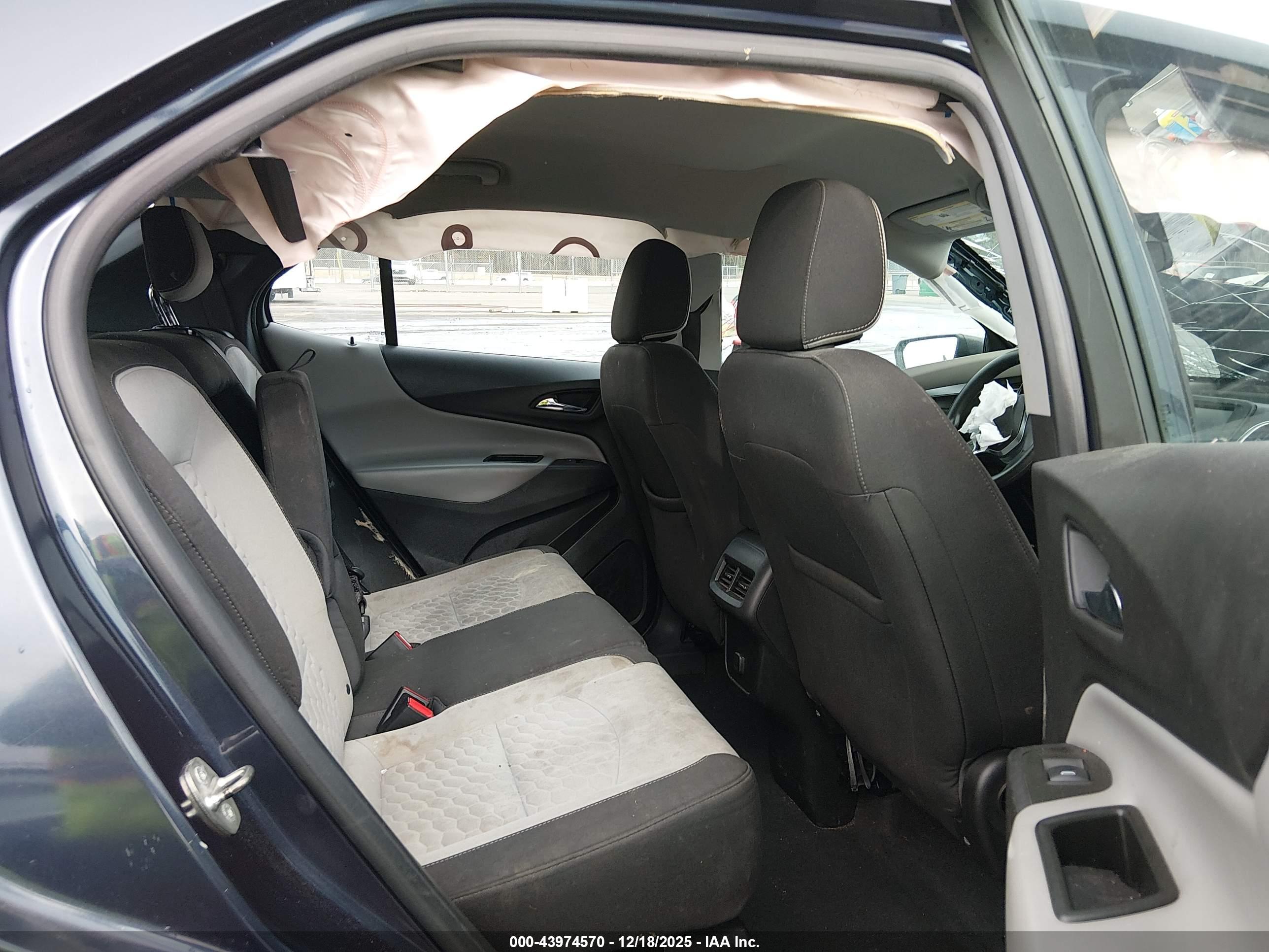 CHEVROLET EQUINOX image 8