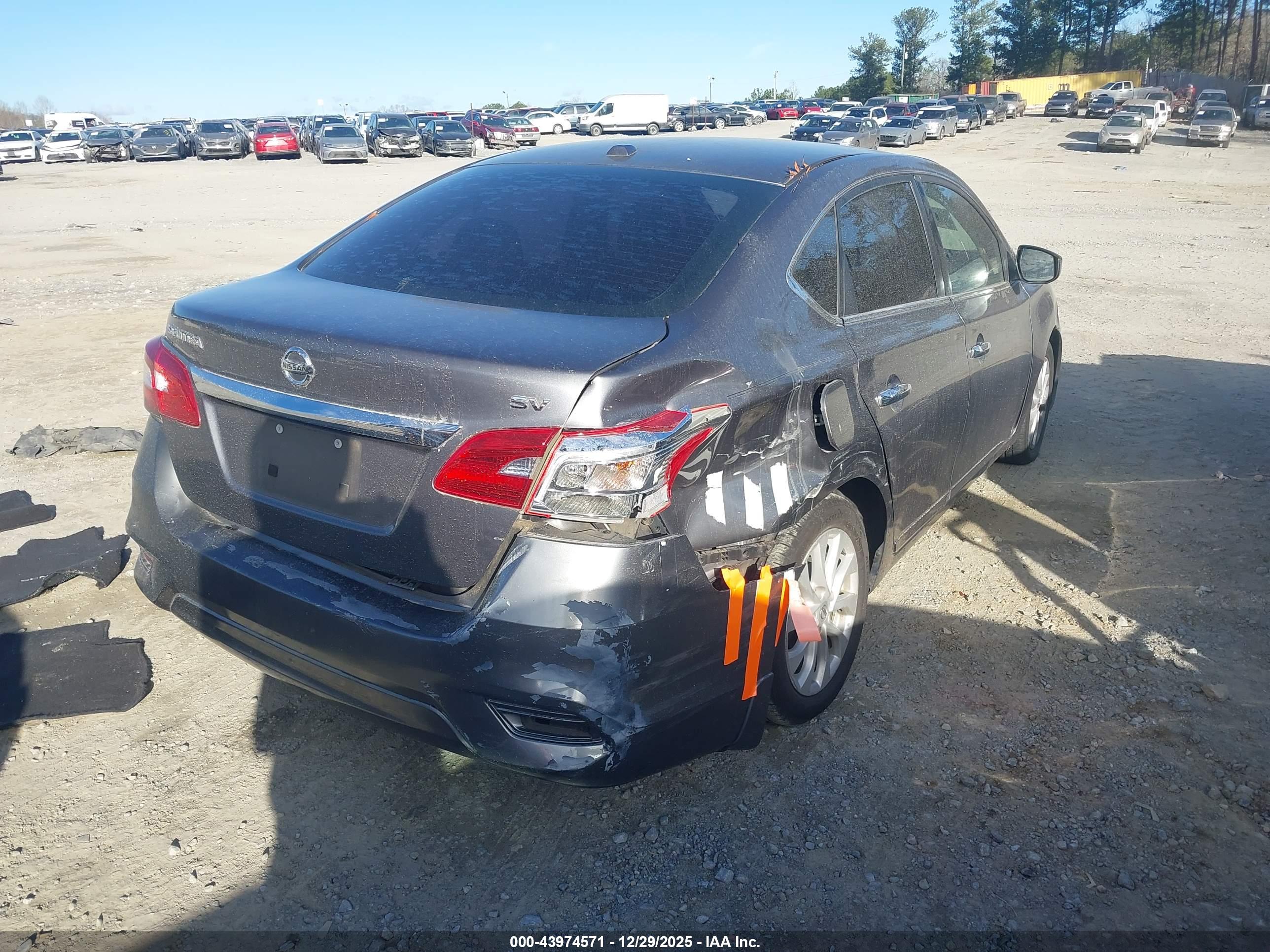NISSAN SENTRA image 4