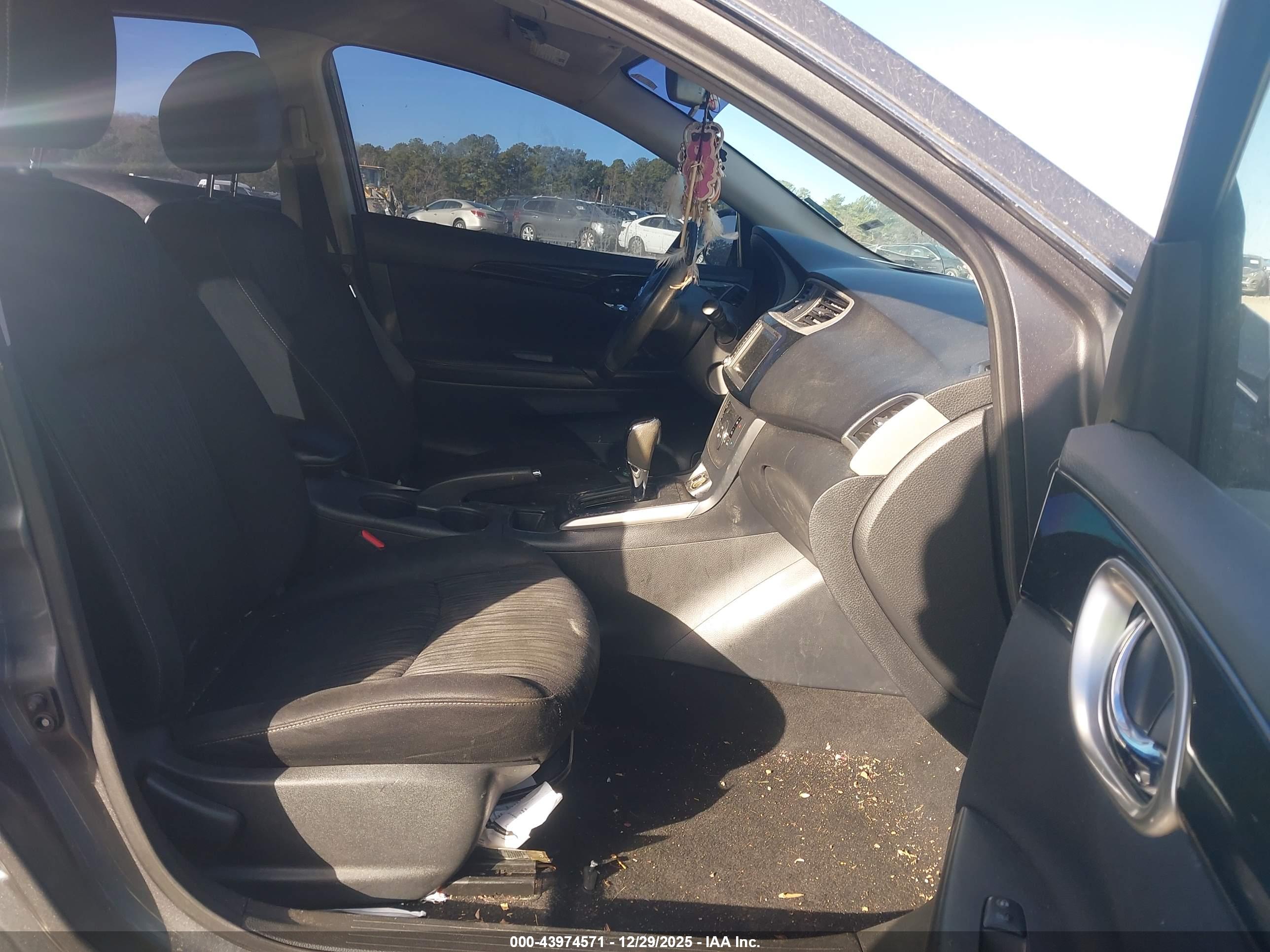 NISSAN SENTRA image 5