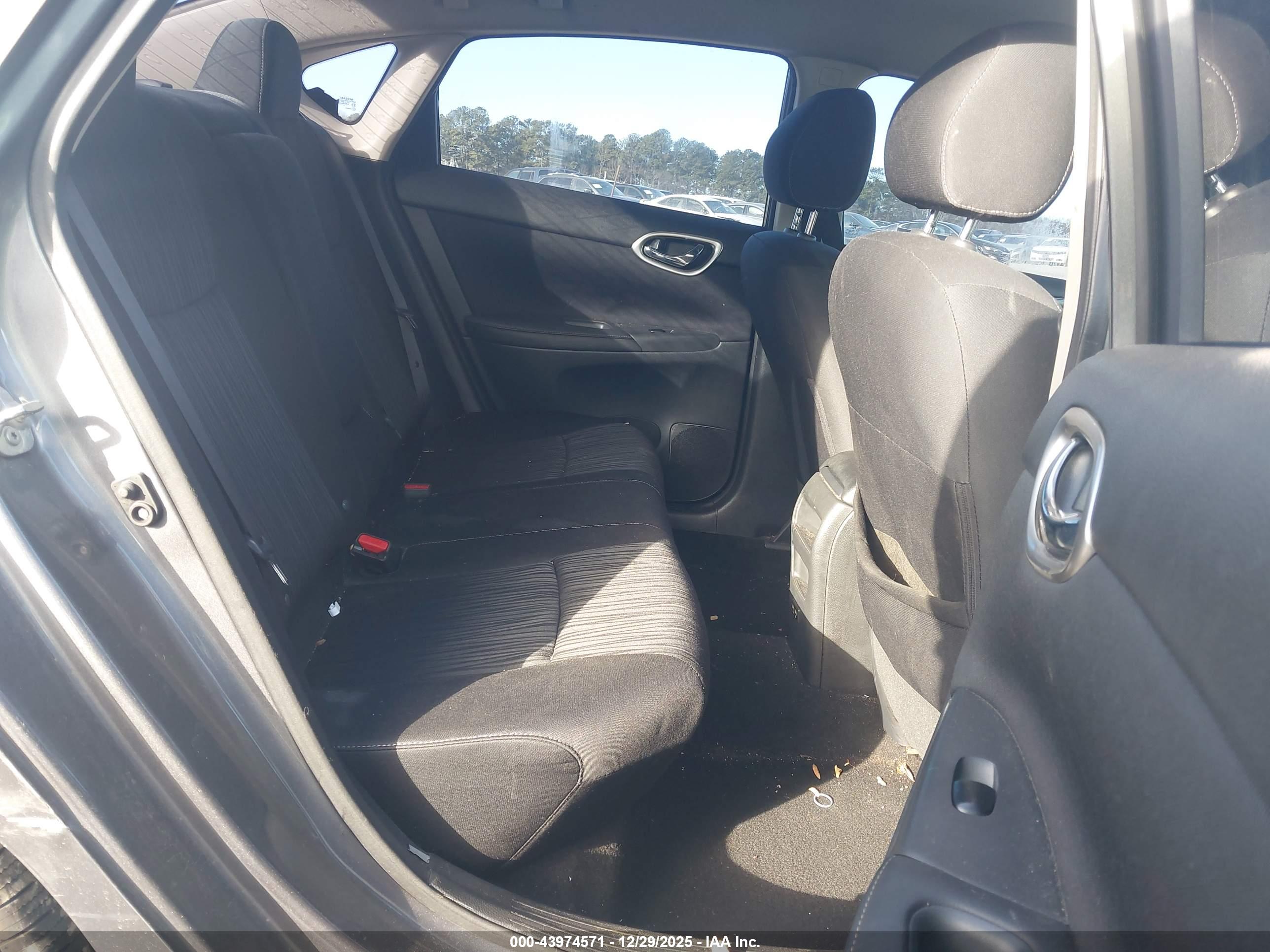 NISSAN SENTRA image 8