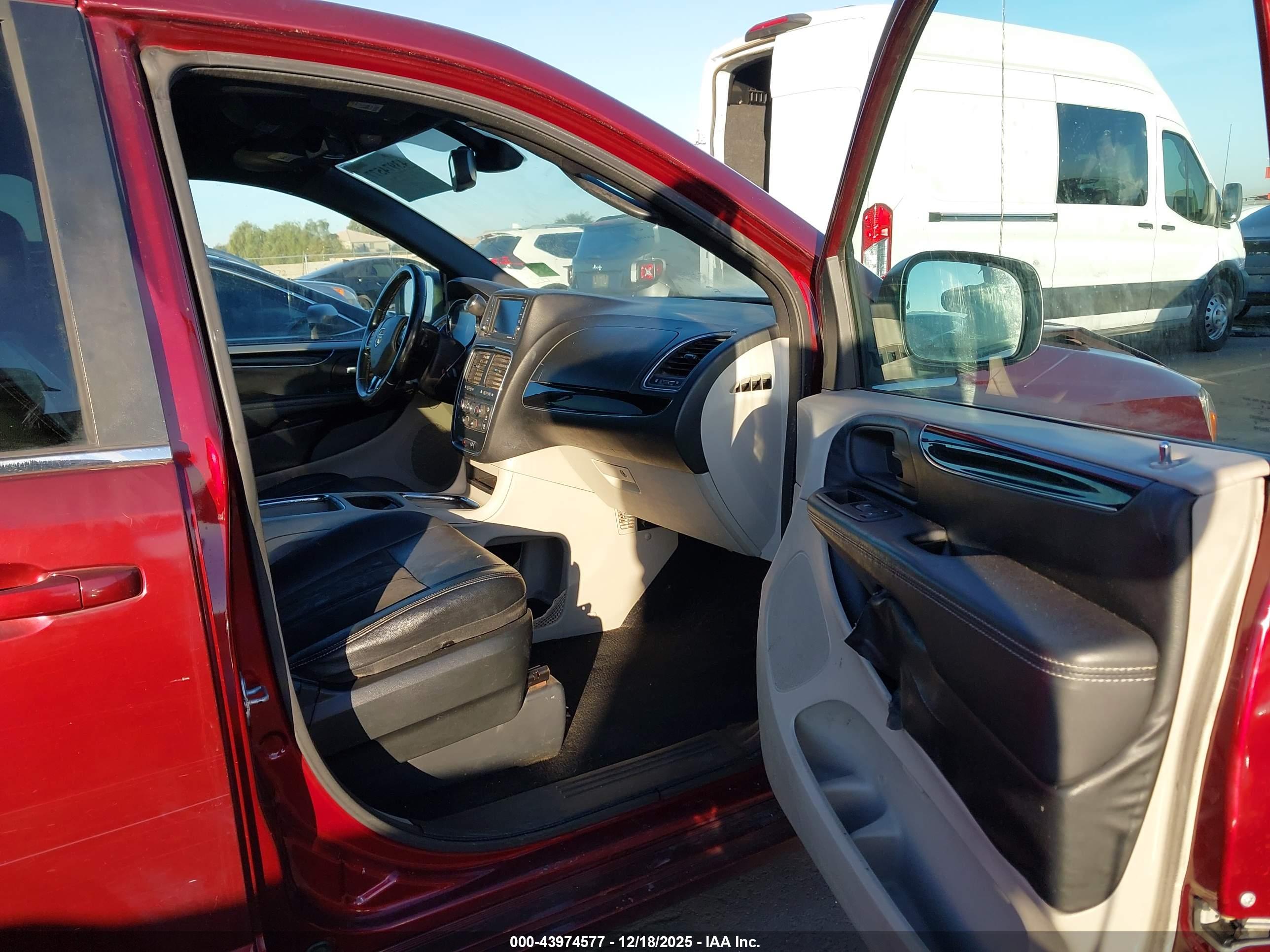 DODGE GRAND image 5