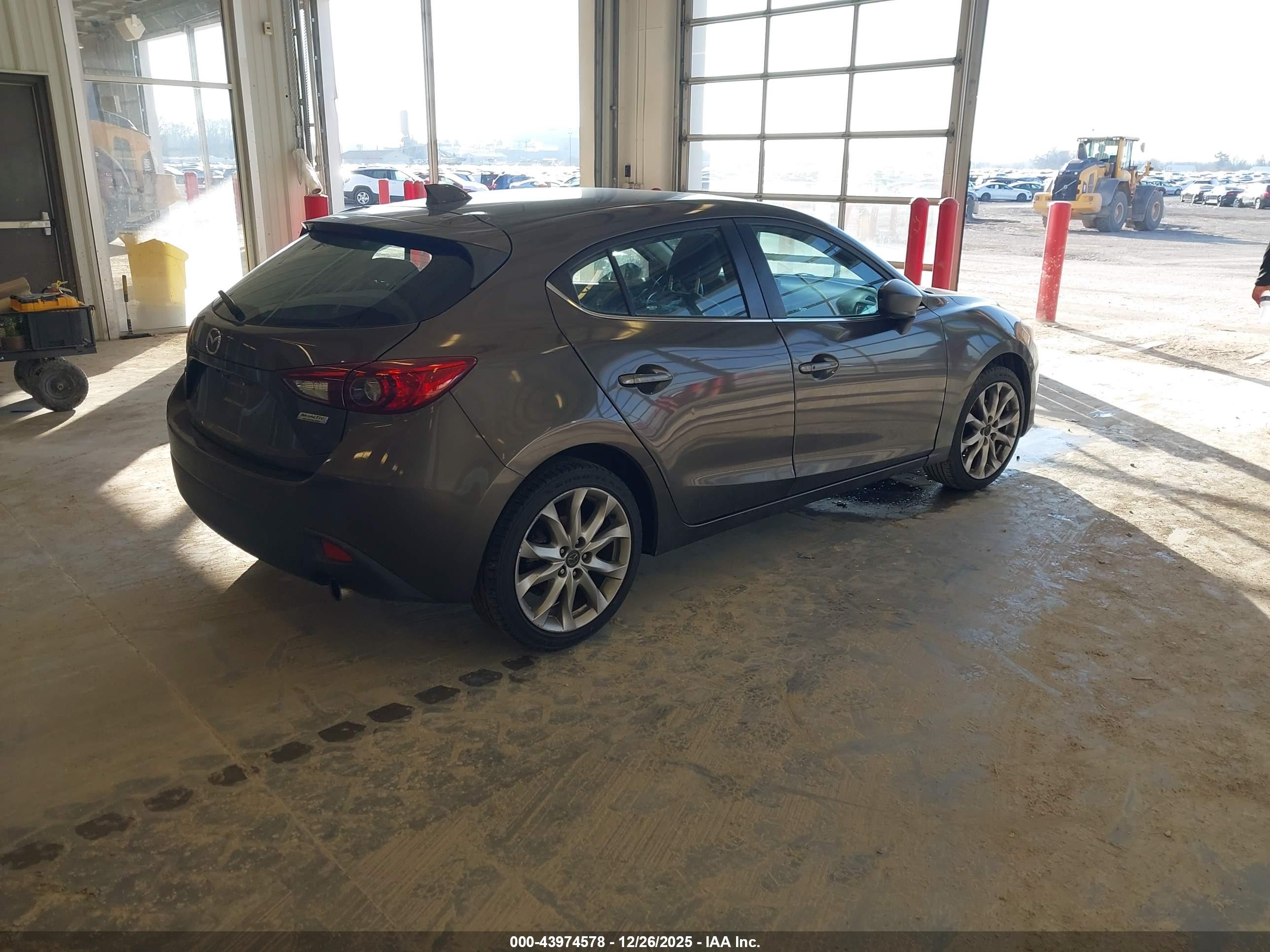 MAZDA MAZDA3 image 4