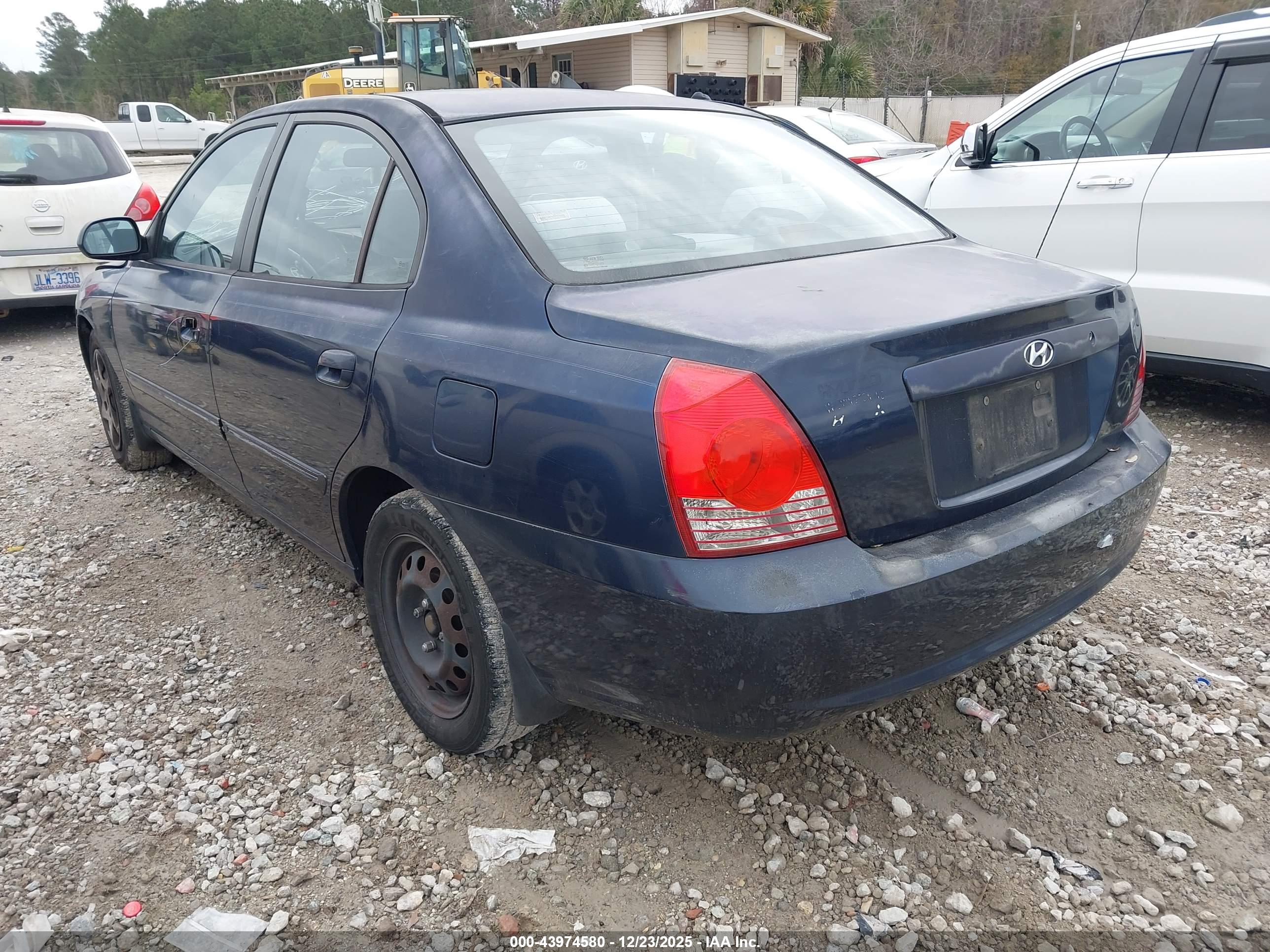 HYUNDAI ELANTRA image 3