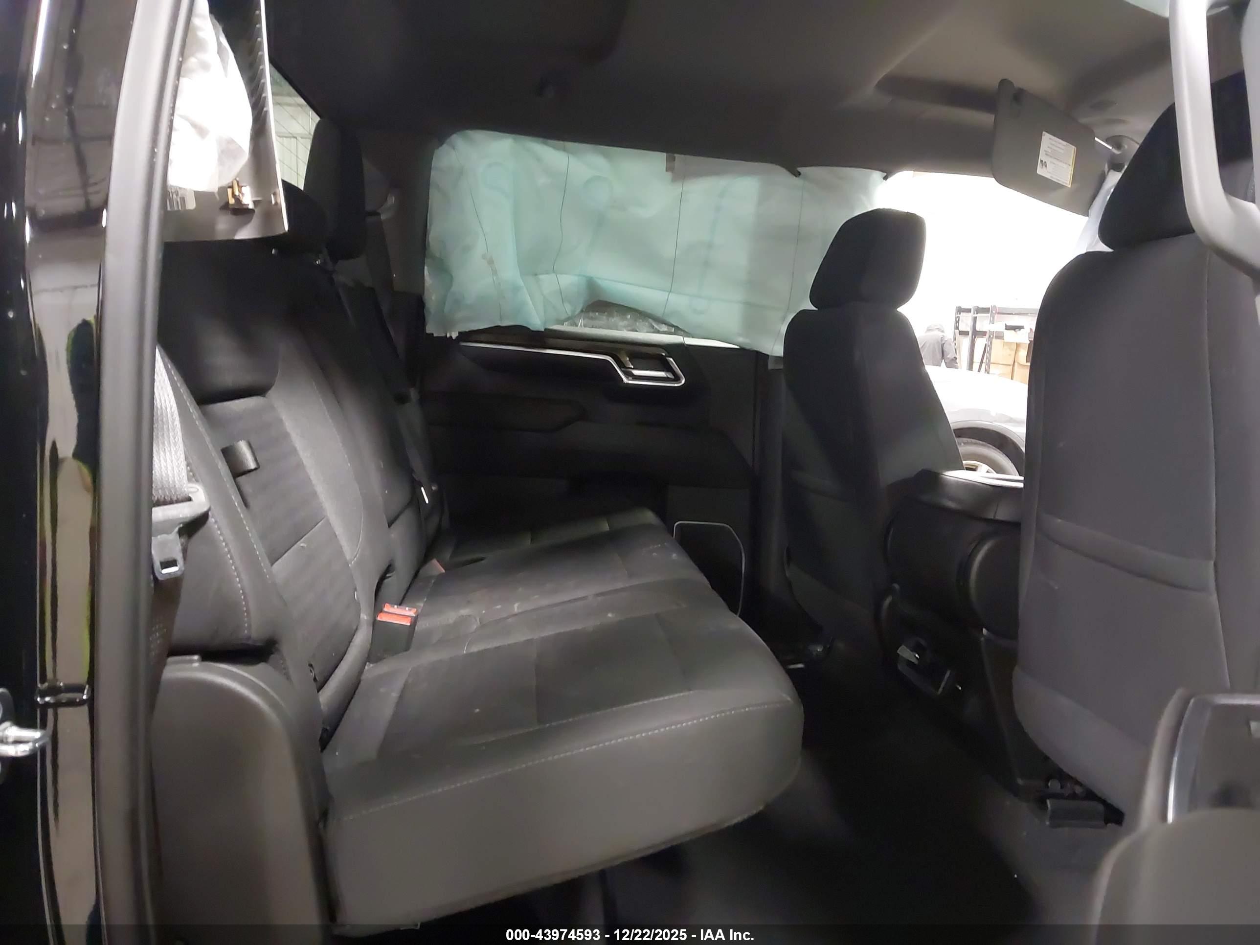 GMC SIERRA image 8