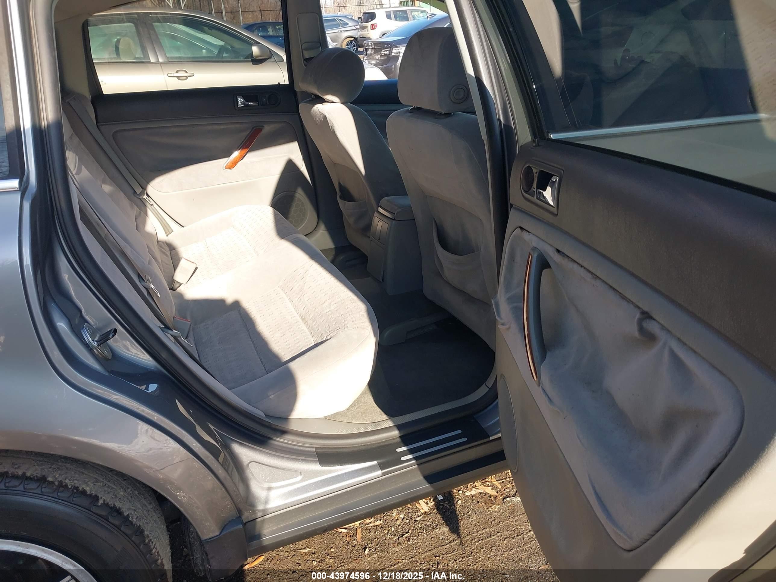 VOLKSWAGEN PASSAT image 8