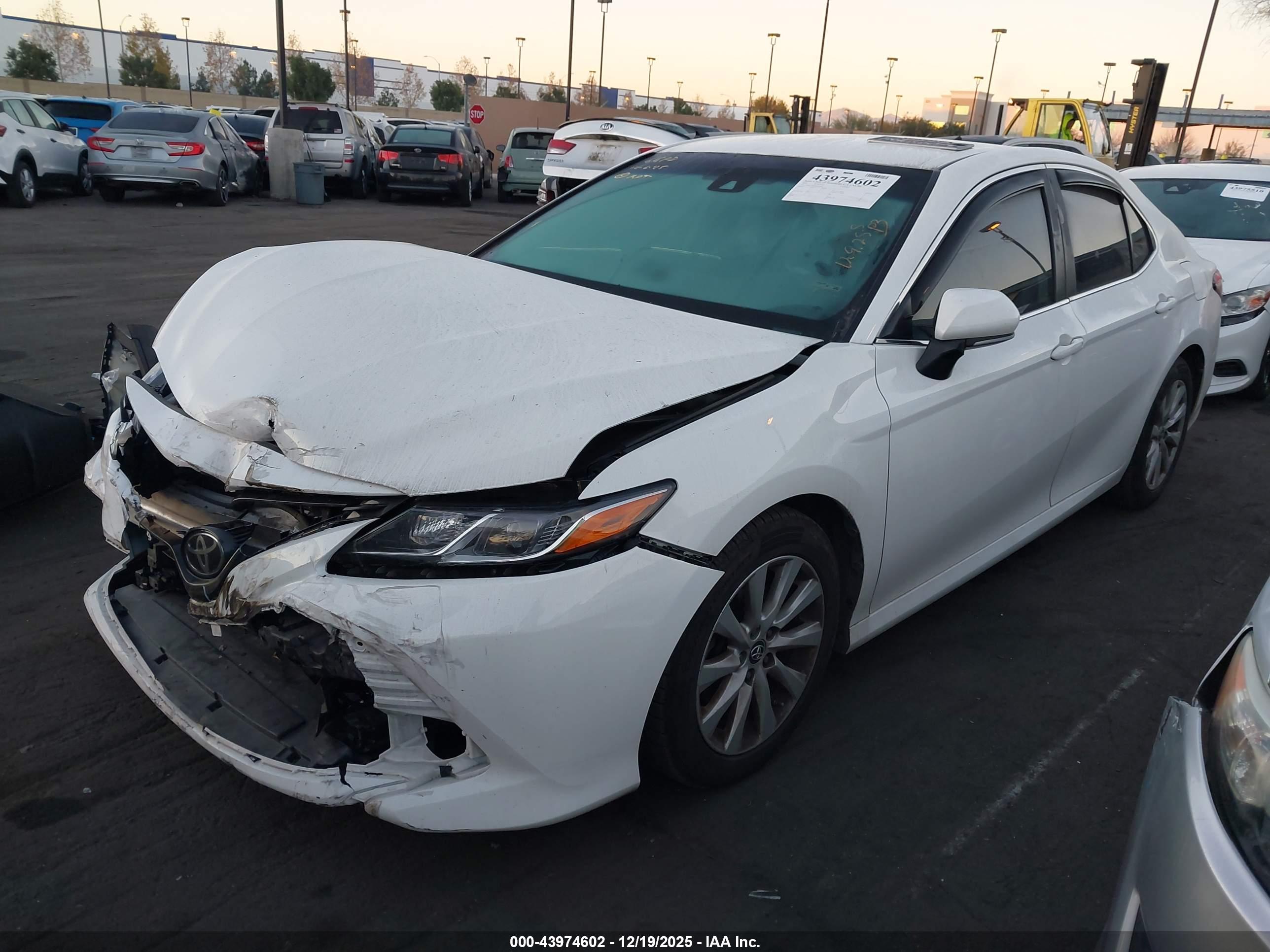 TOYOTA CAMRY image 2