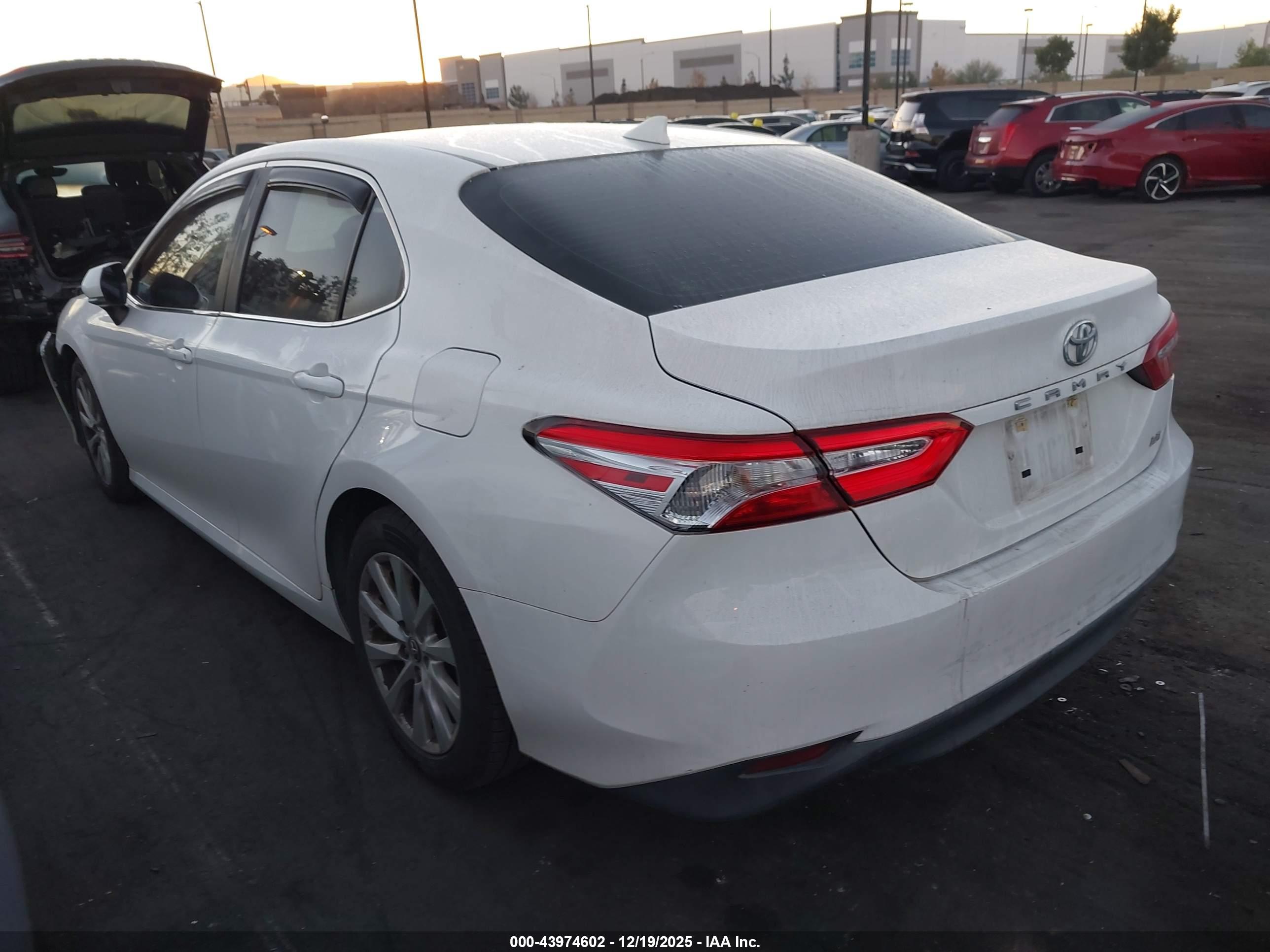 TOYOTA CAMRY image 3