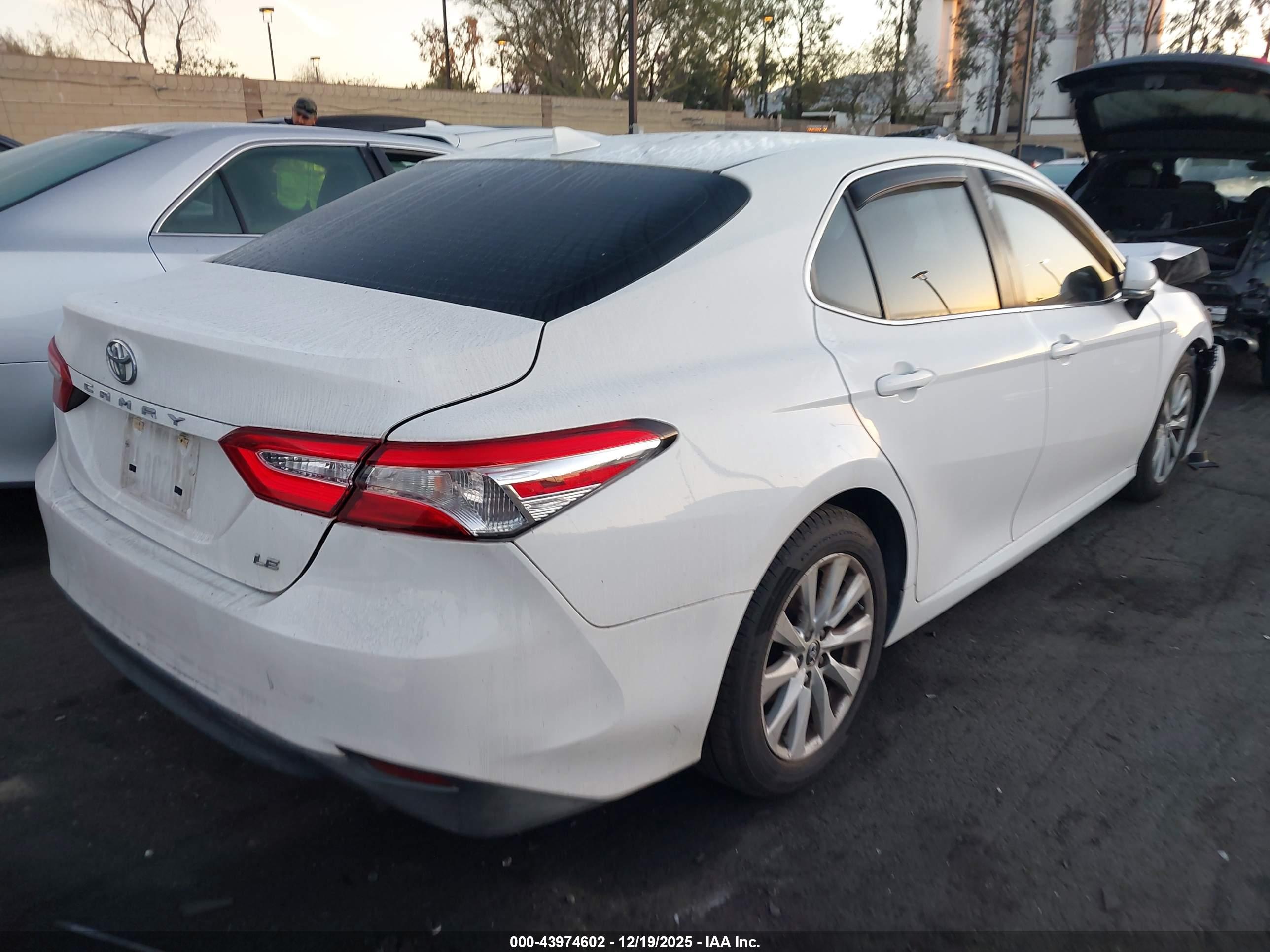 TOYOTA CAMRY image 4