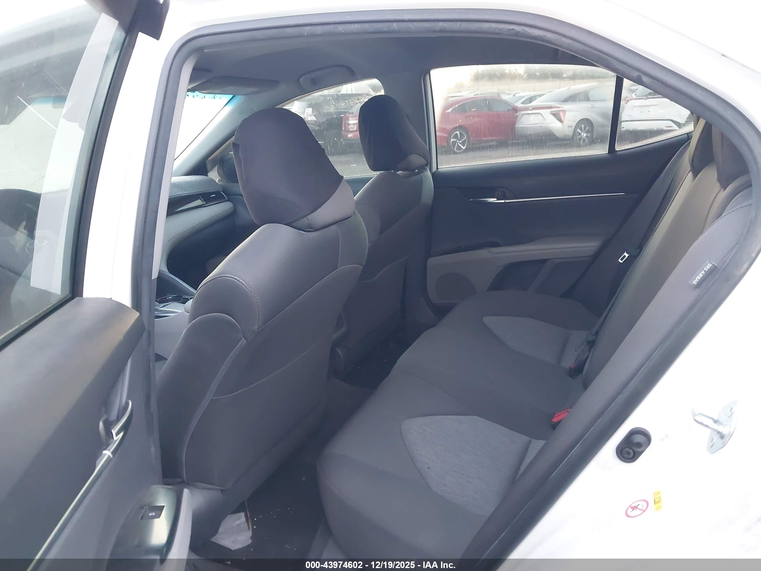 TOYOTA CAMRY image 8