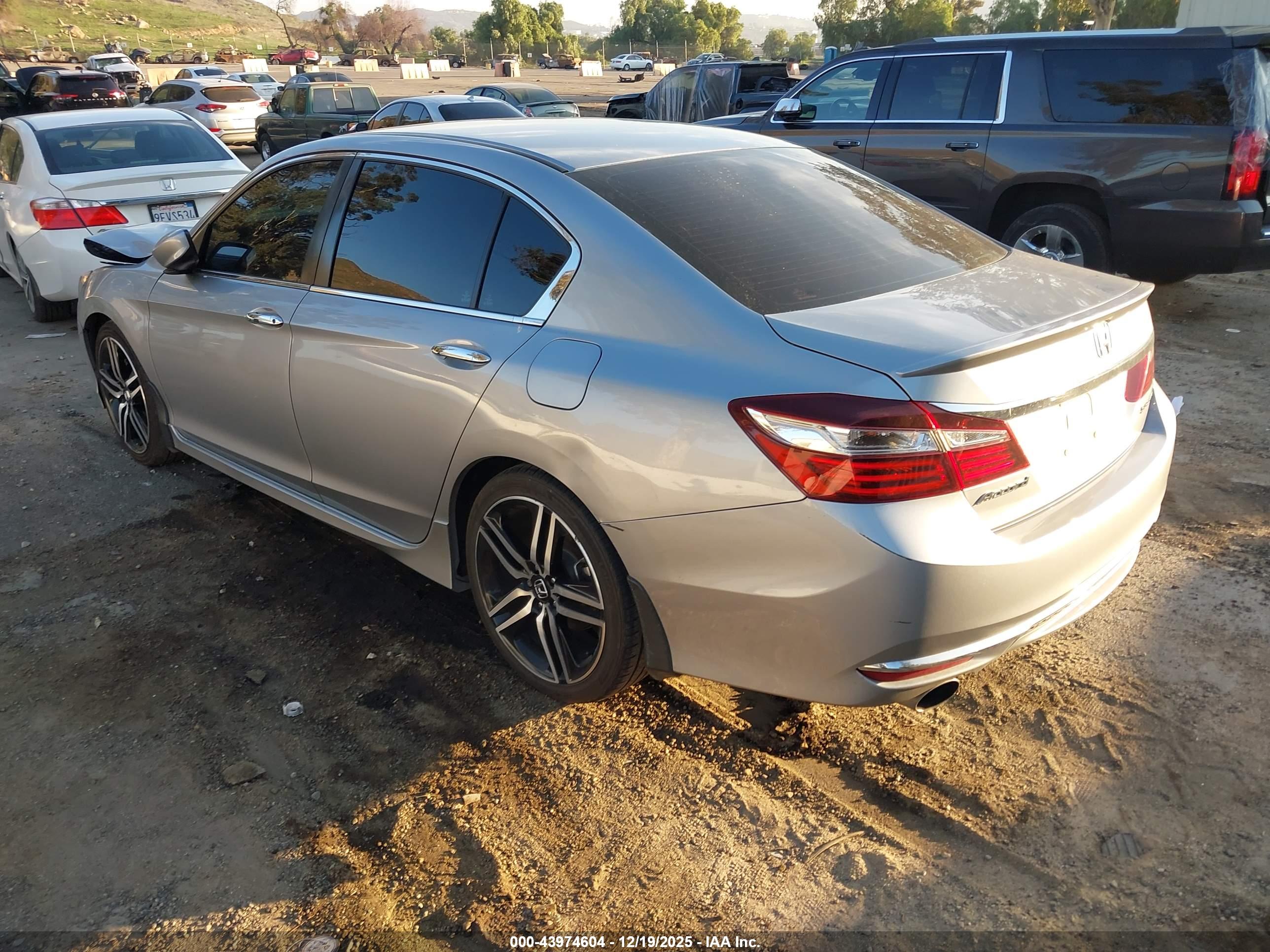 HONDA ACCORD image 3