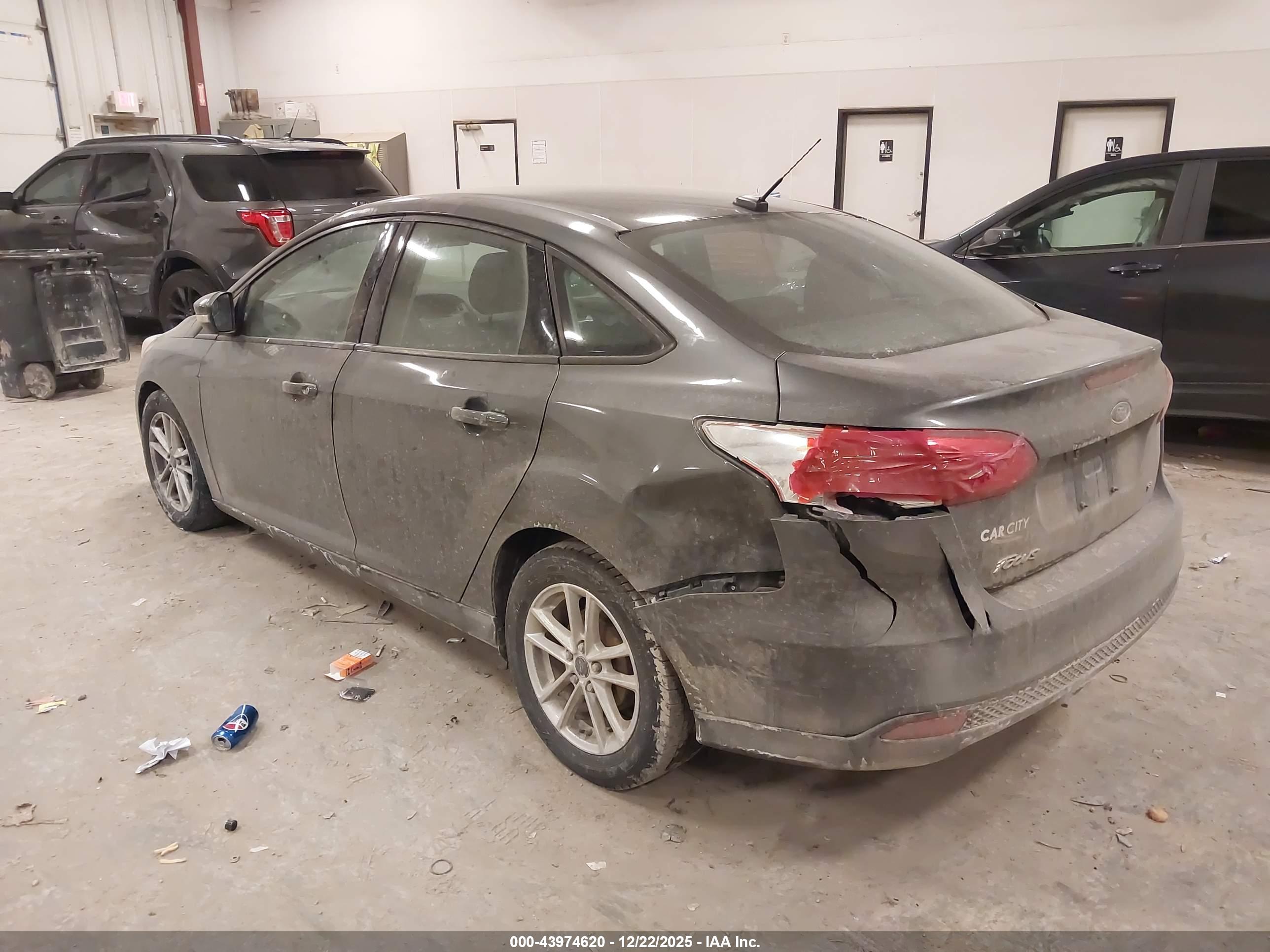 FORD FOCUS image 3