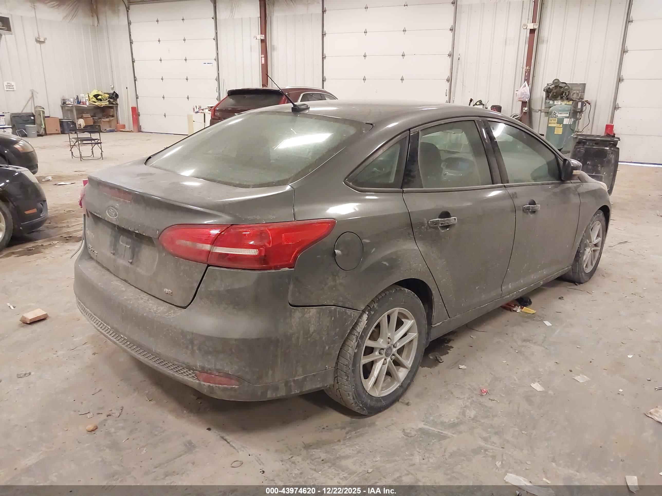 FORD FOCUS image 4