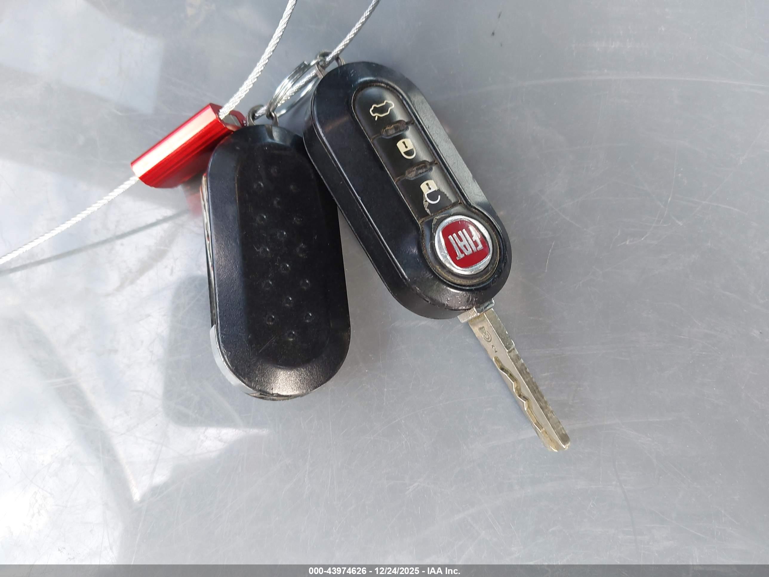 FIAT 500E image 11