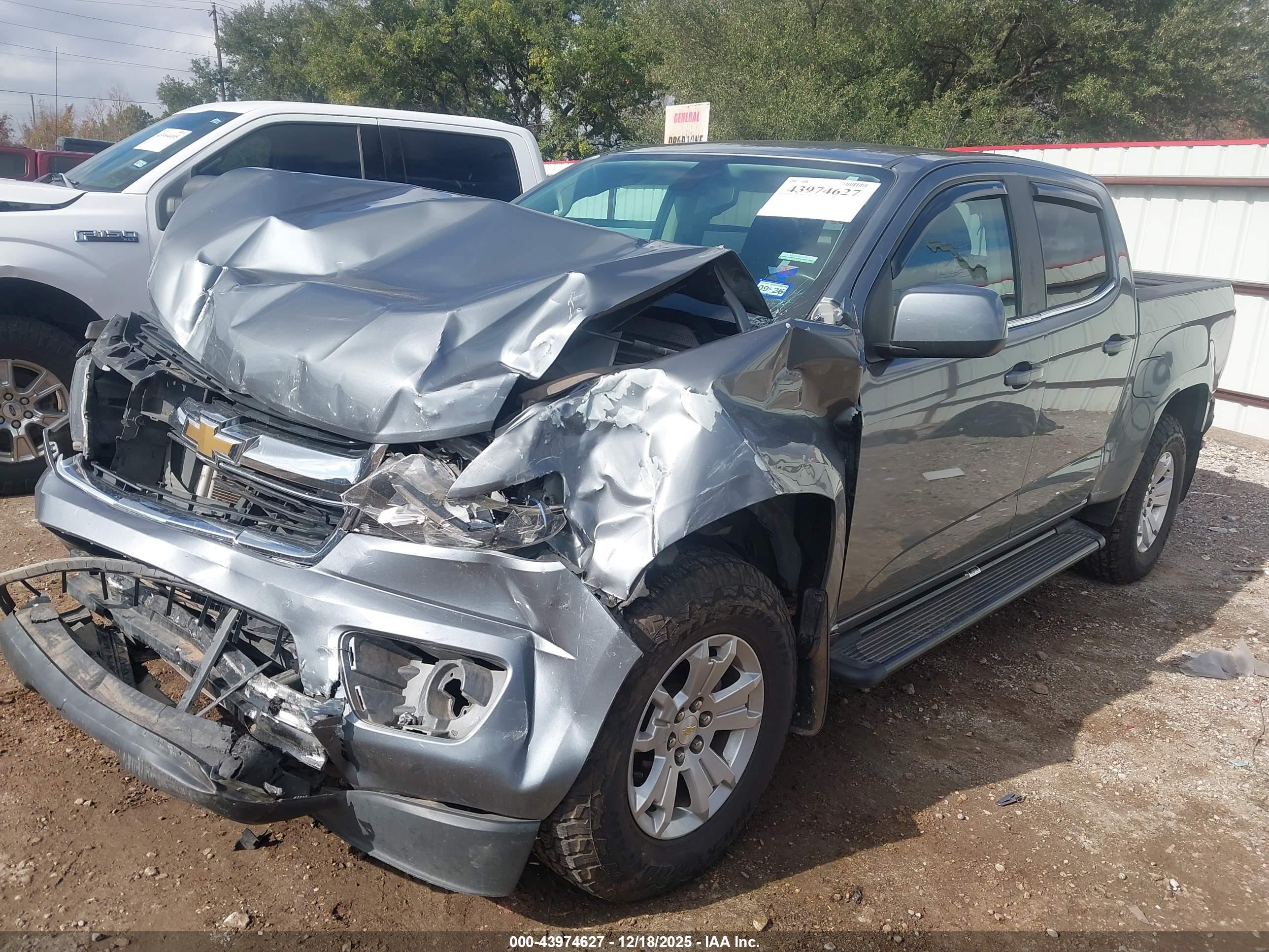 CHEVROLET COLORADO image 2