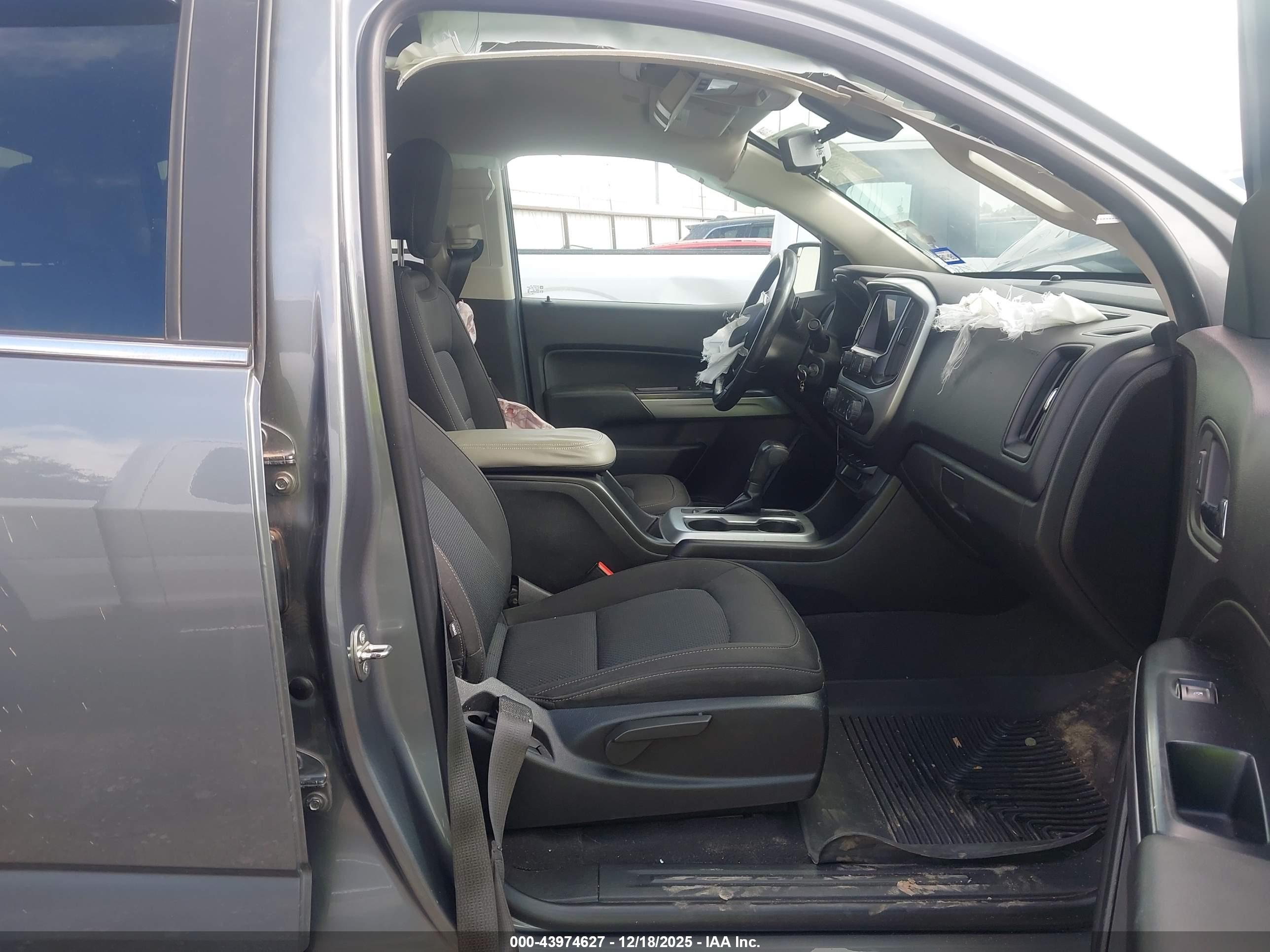 CHEVROLET COLORADO image 5