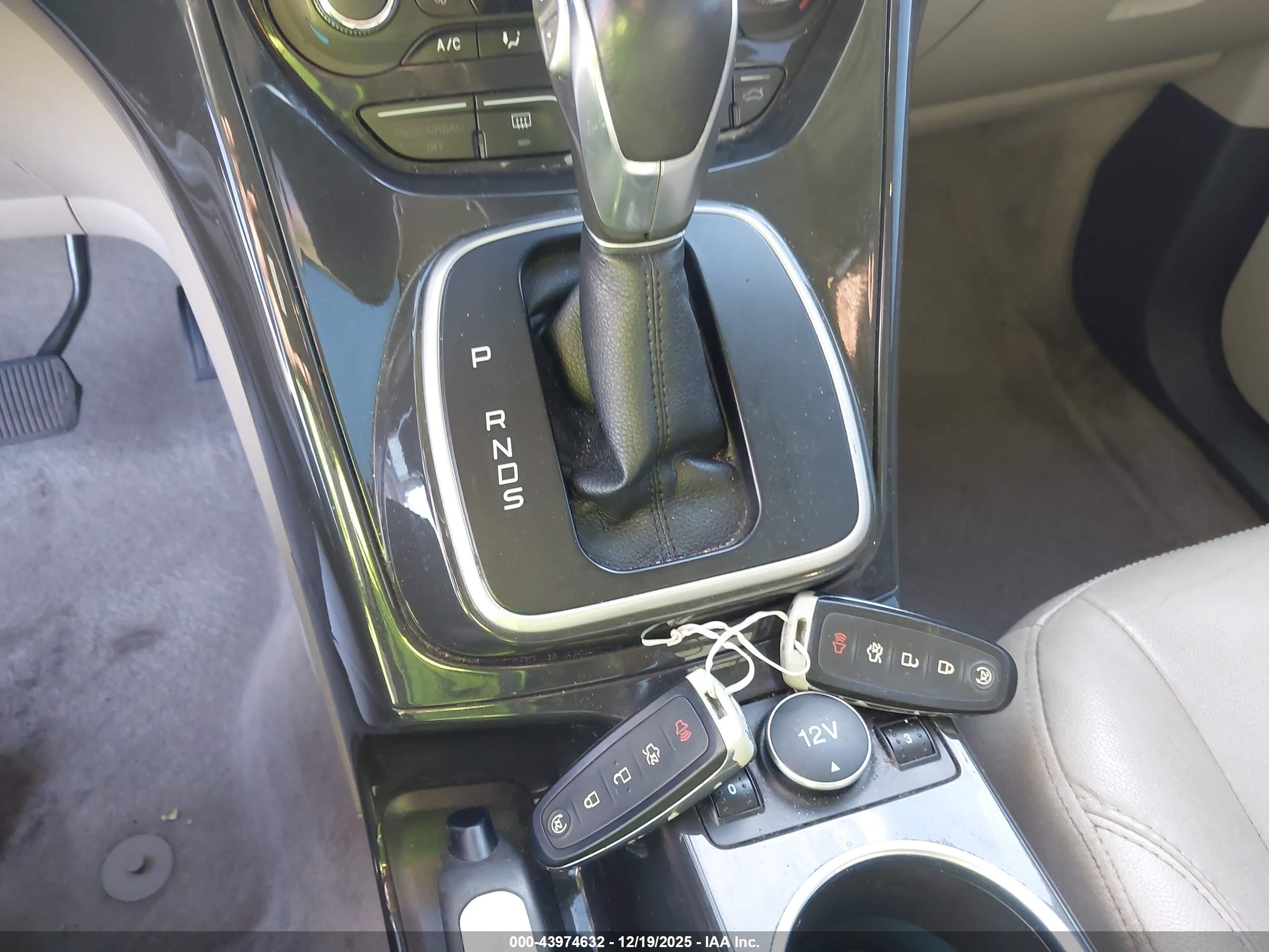 FORD ESCAPE image 11