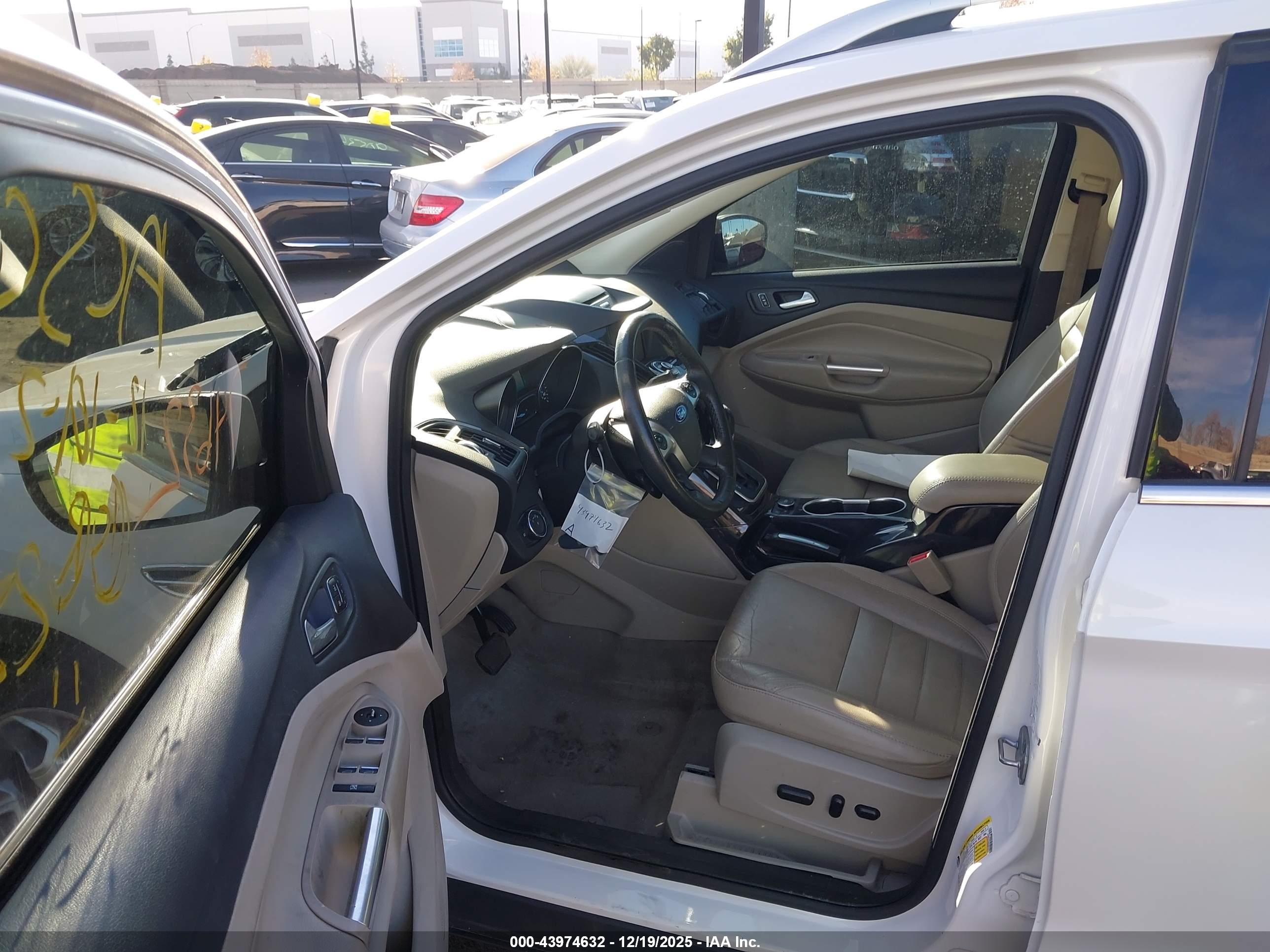 FORD ESCAPE image 5