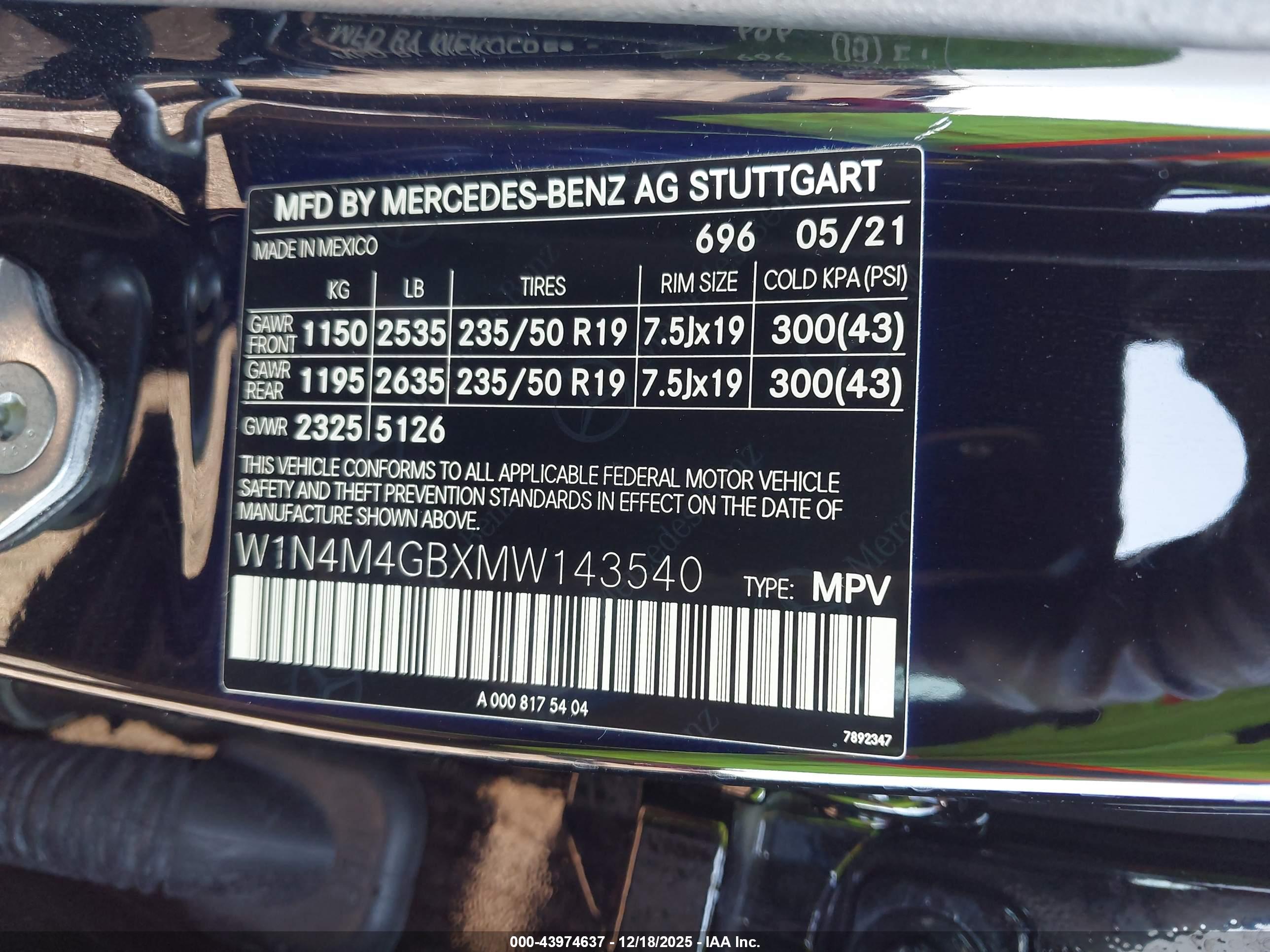 MERCEDES-BENZ GLB image 9