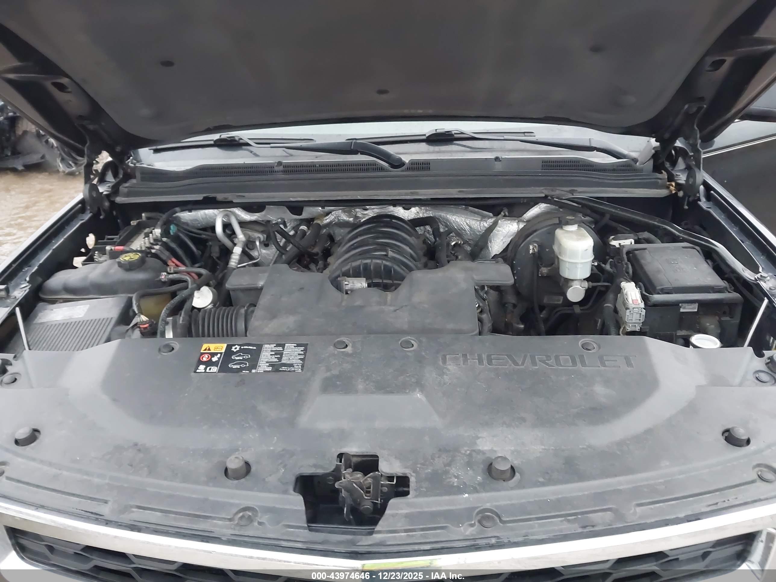 CHEVROLET TAHOE image 10
