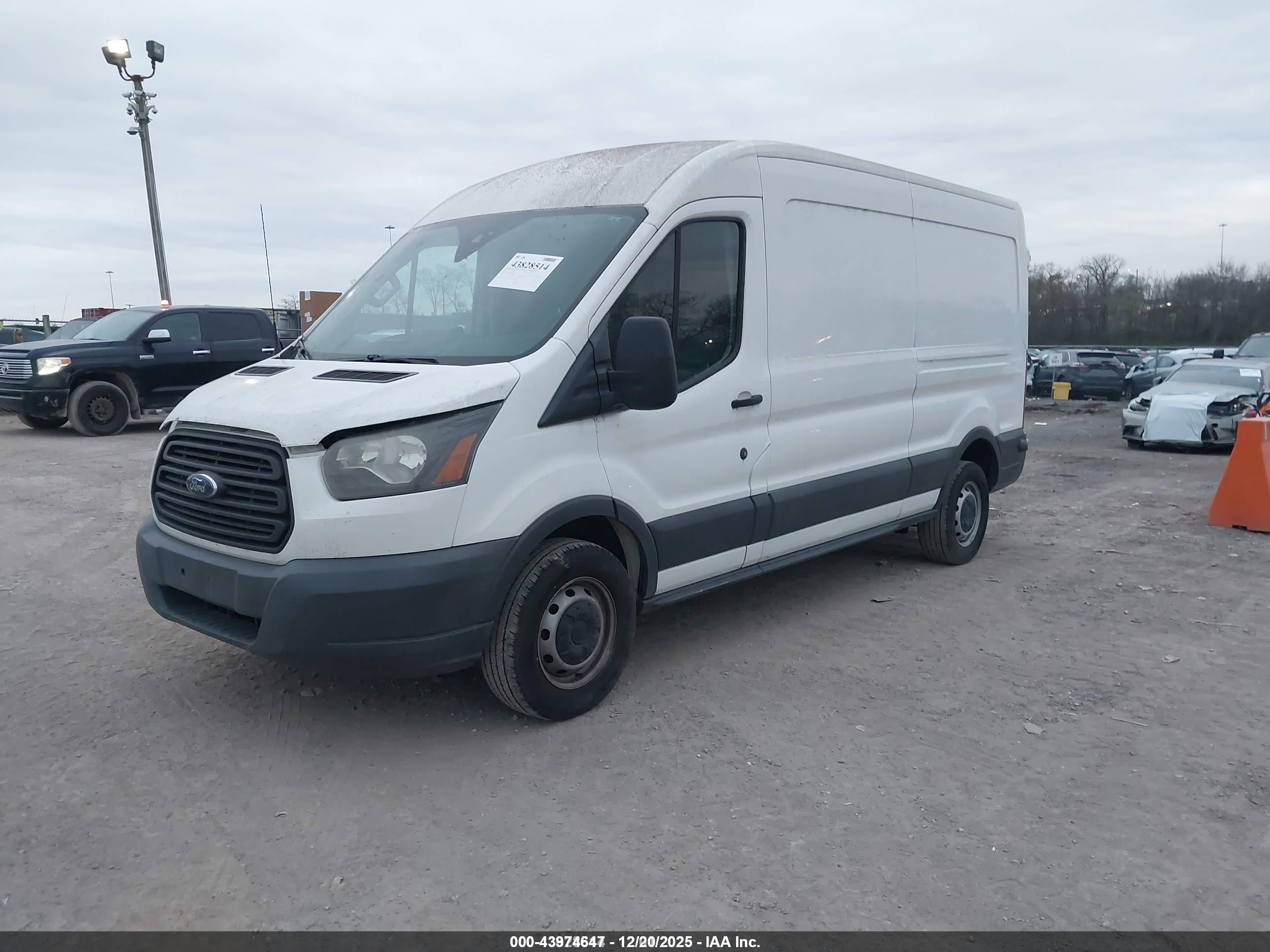 FORD TRANSIT-250 image 2