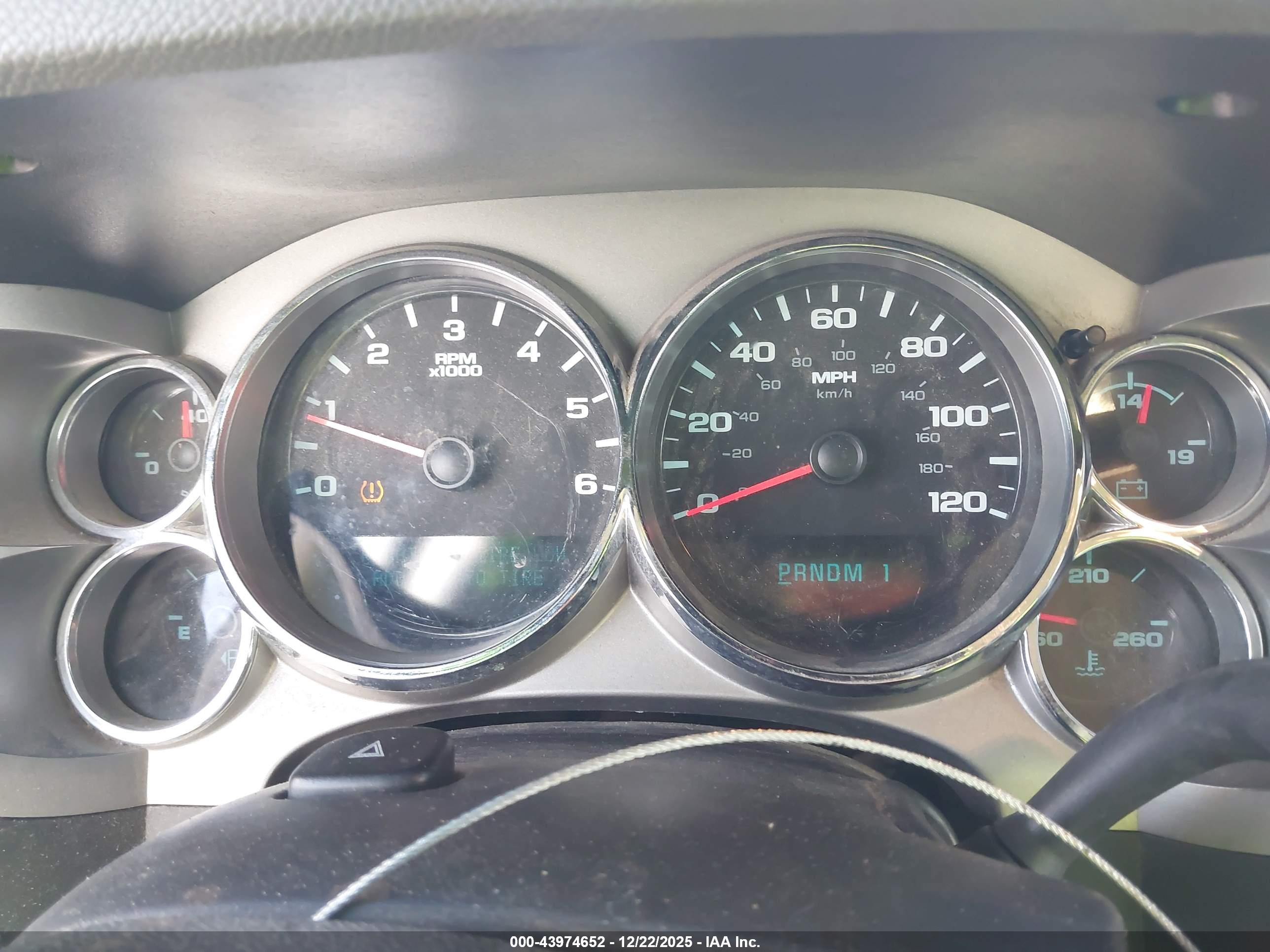 CHEVROLET SILVERADO image 7