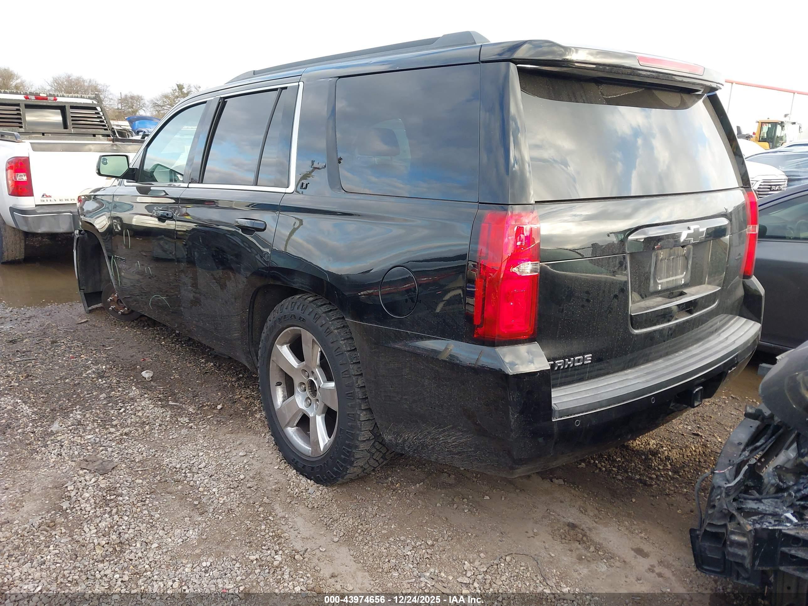 CHEVROLET TAHOE image 3