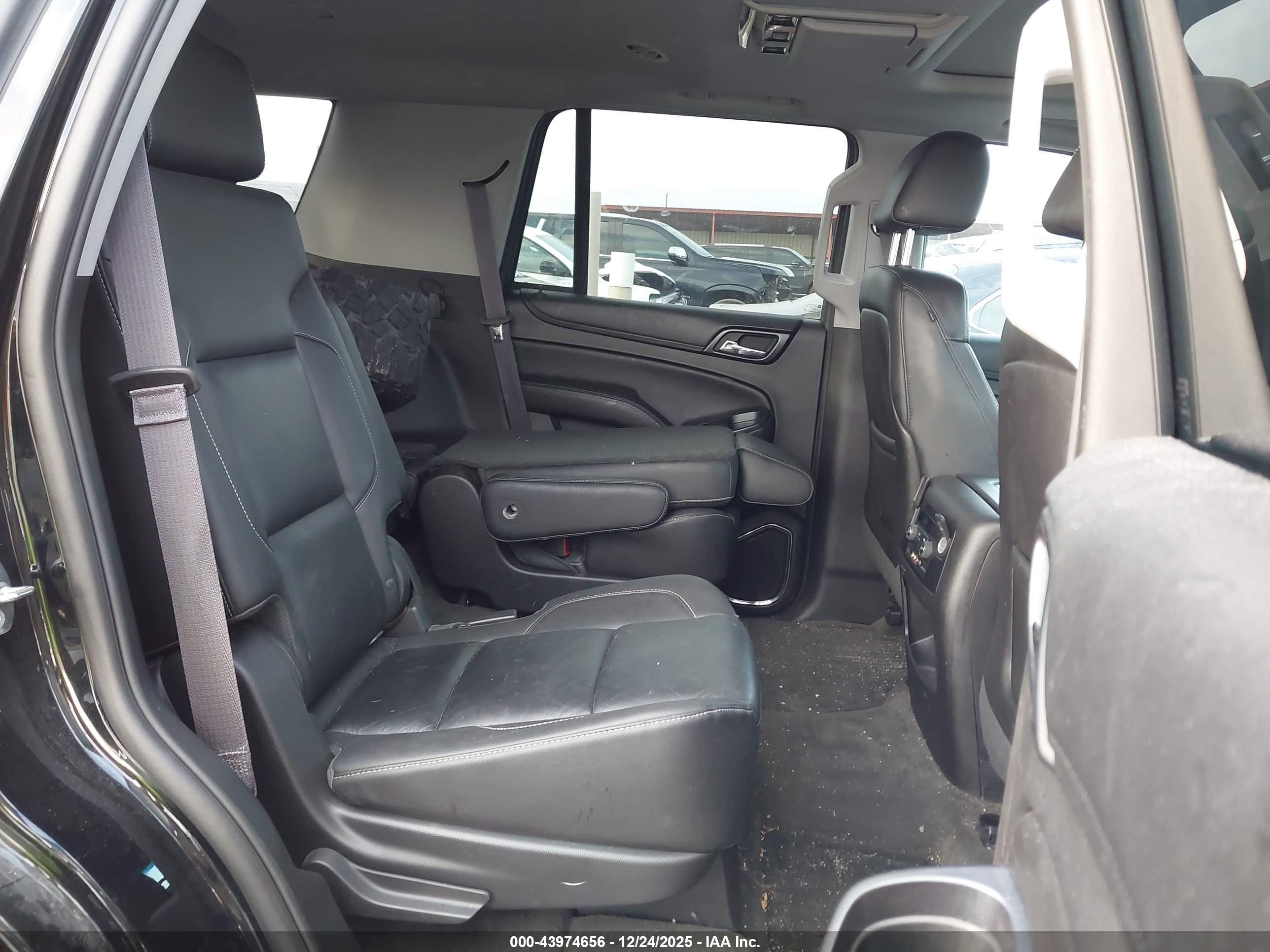 CHEVROLET TAHOE image 8