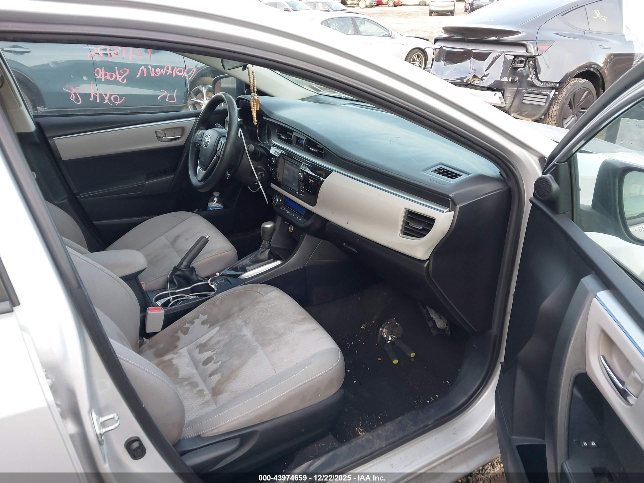 TOYOTA COROLLA image 5