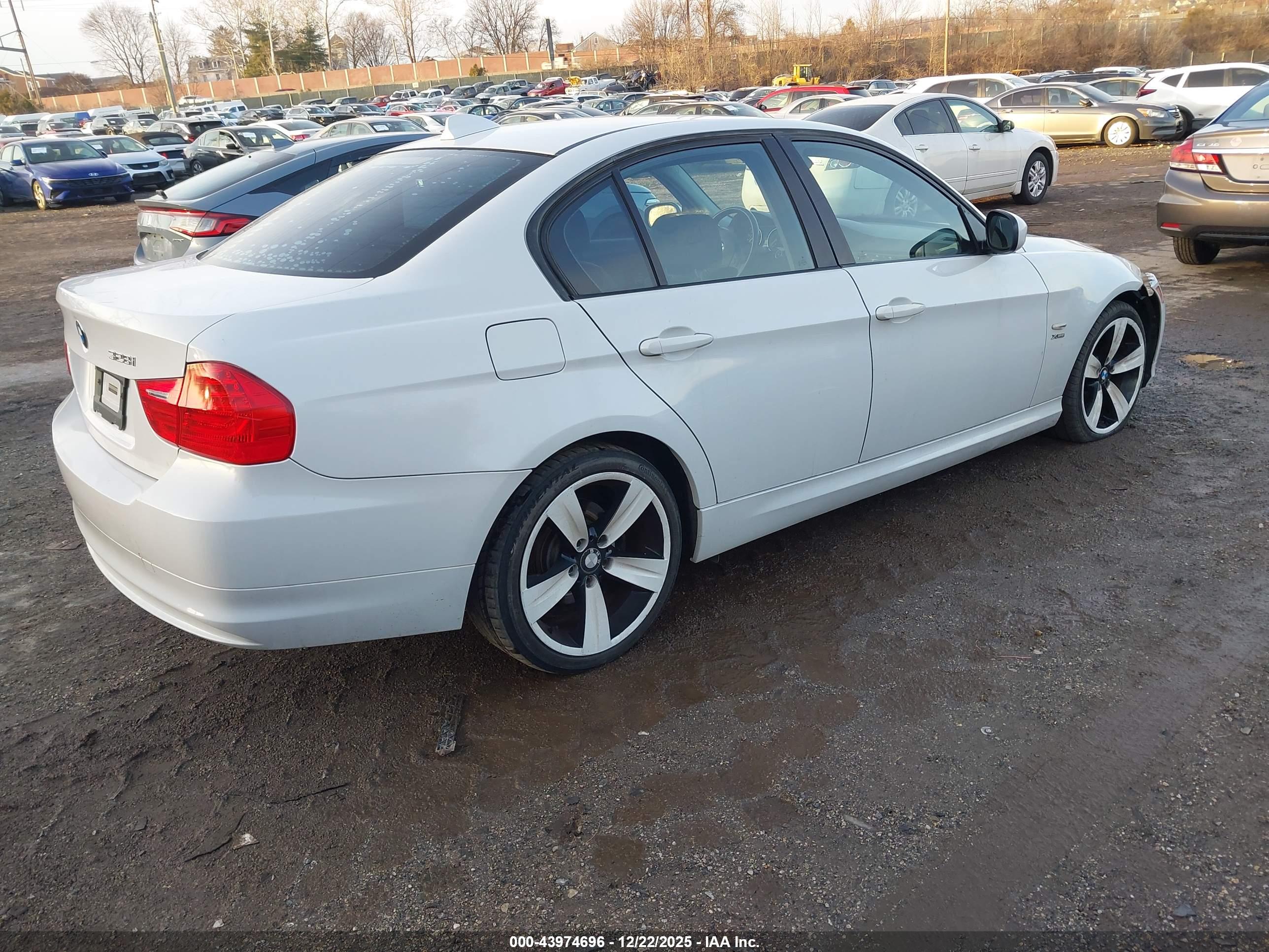 BMW 328I image 4