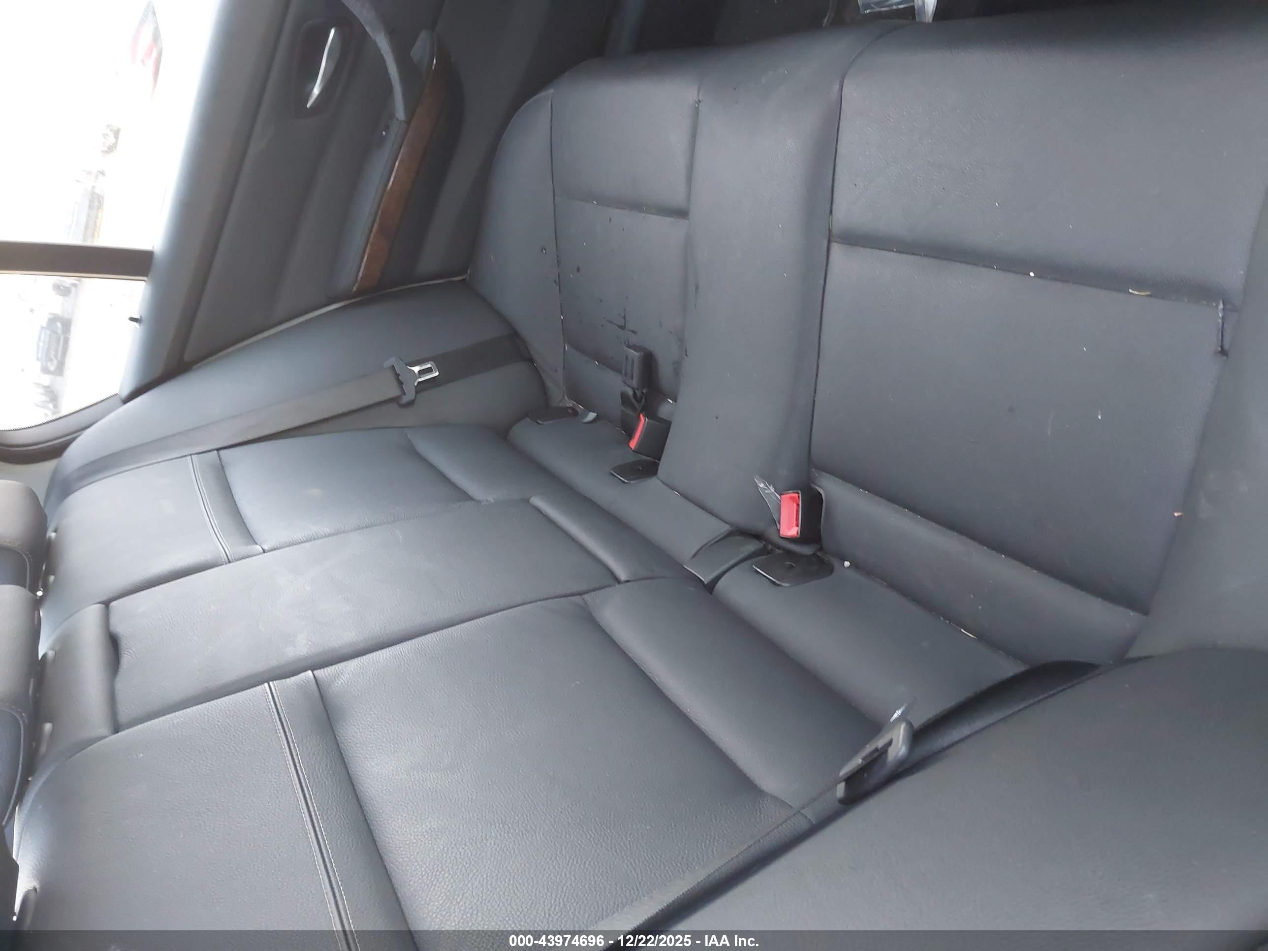 BMW 328I image 8