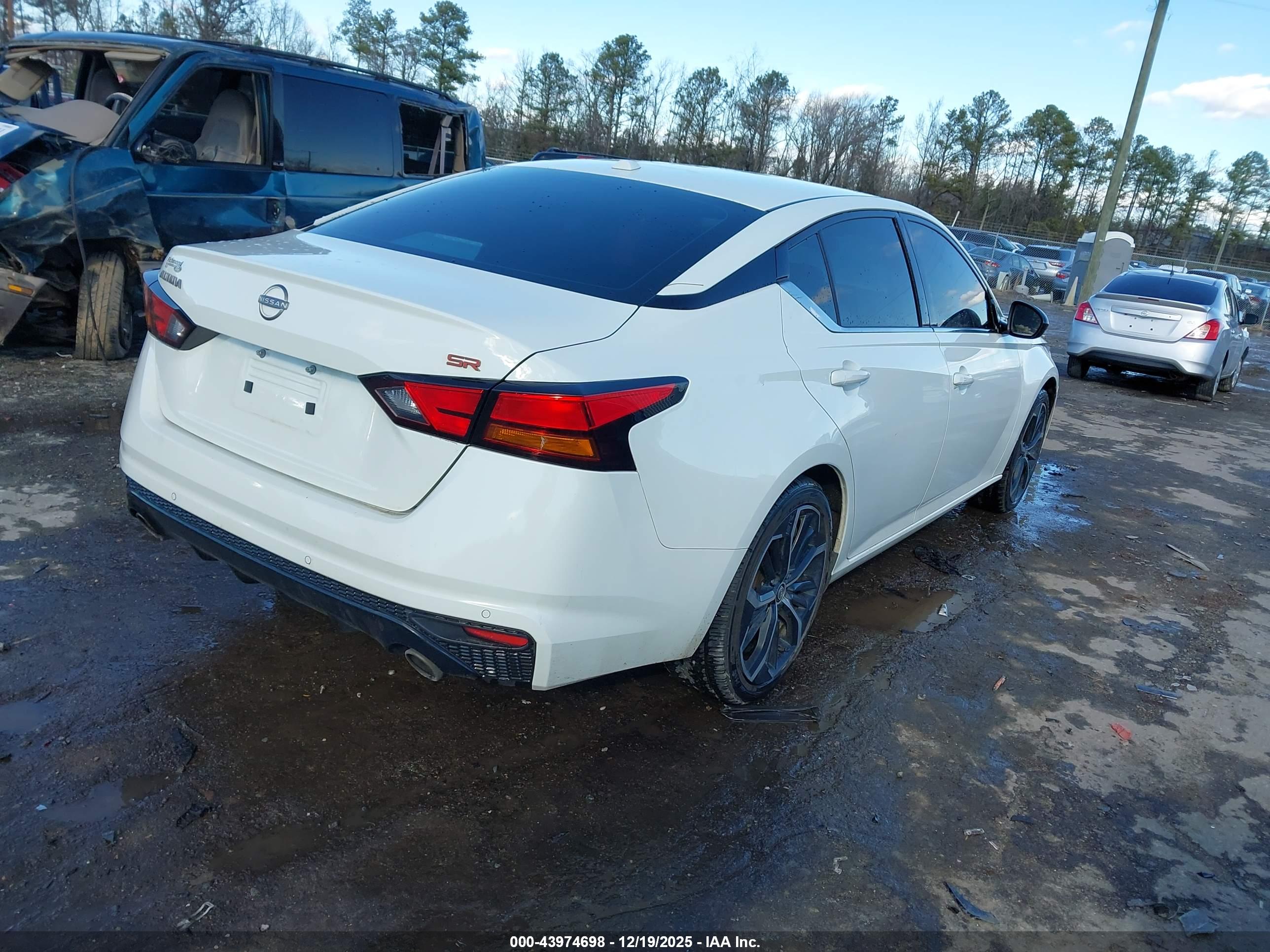 NISSAN ALTIMA image 4