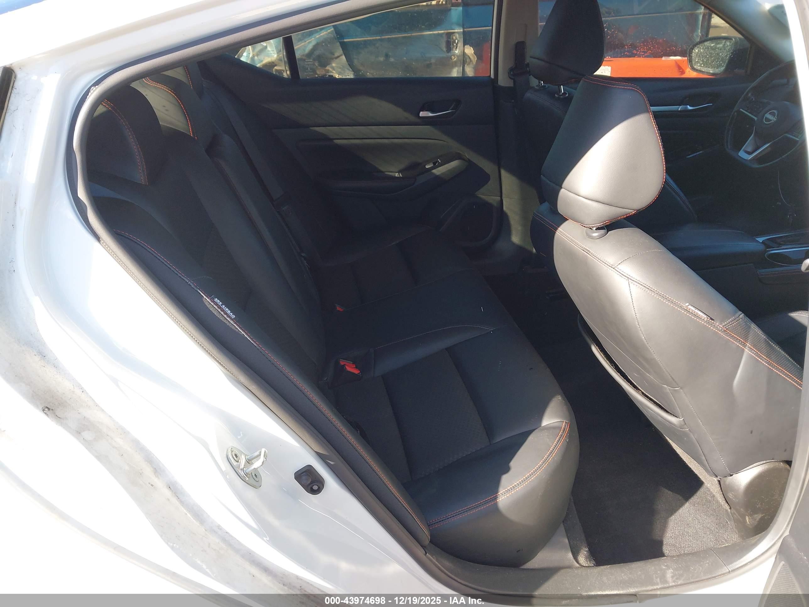 NISSAN ALTIMA image 8