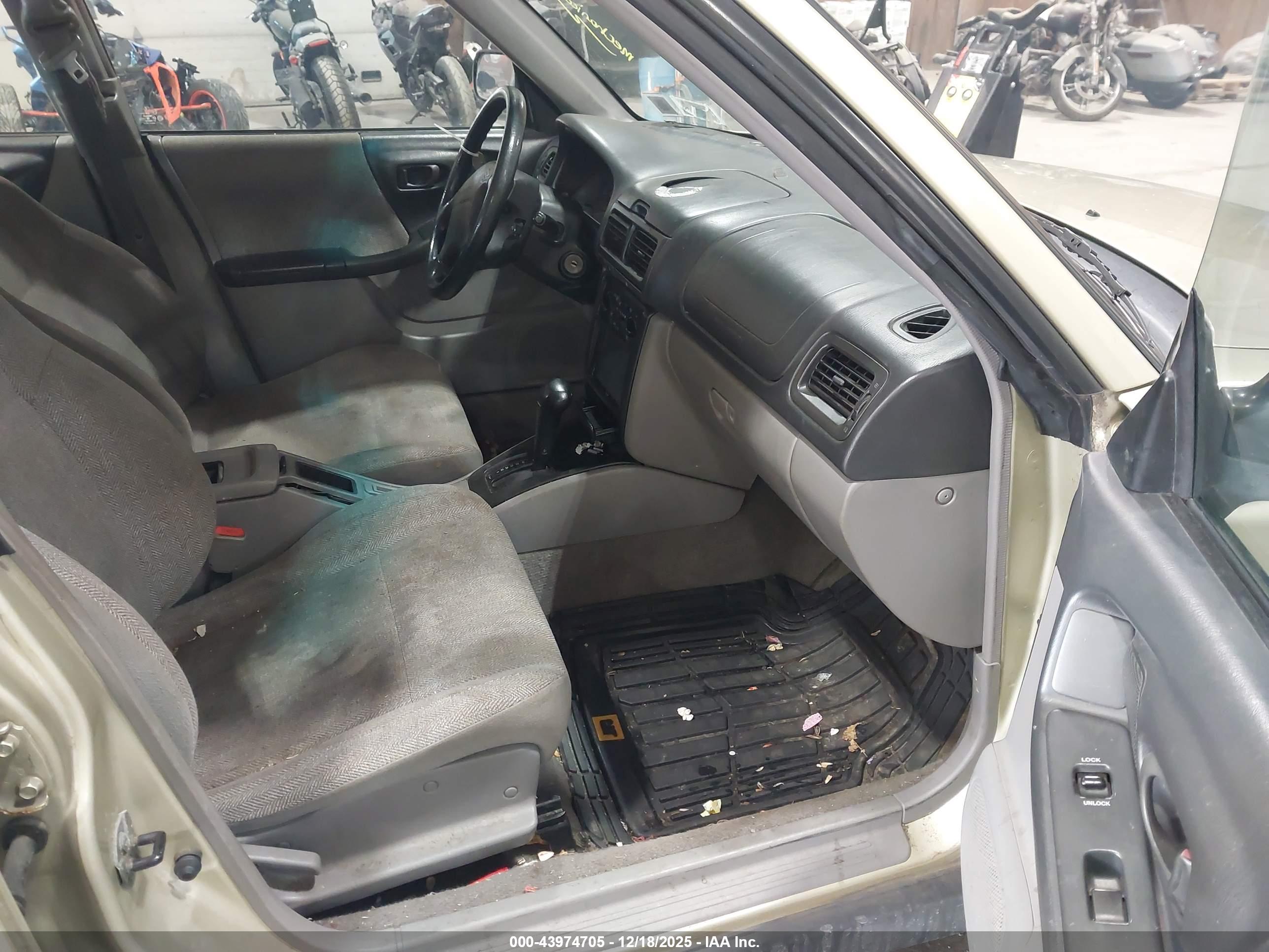 SUBARU FORESTER image 5
