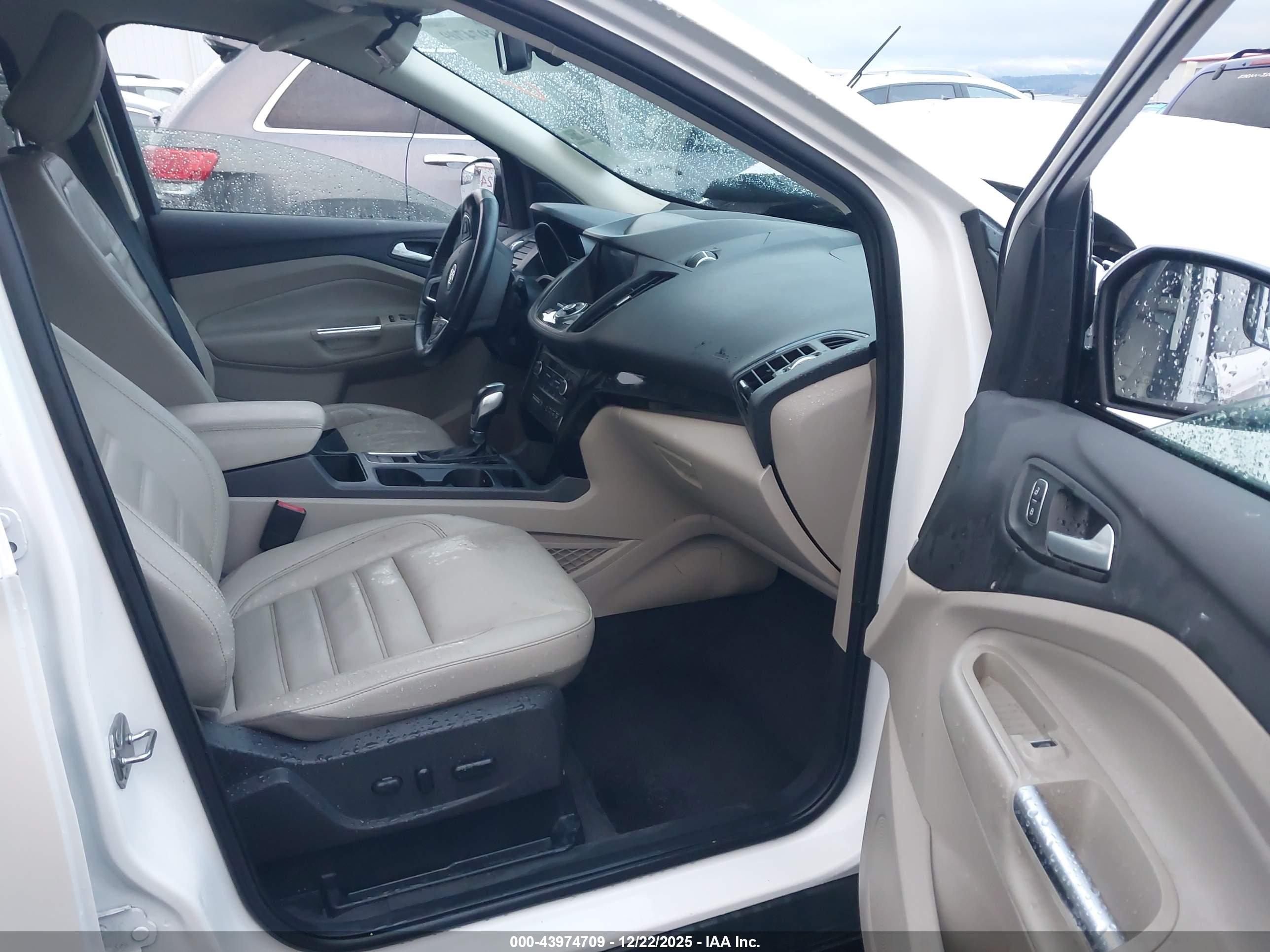FORD ESCAPE image 5
