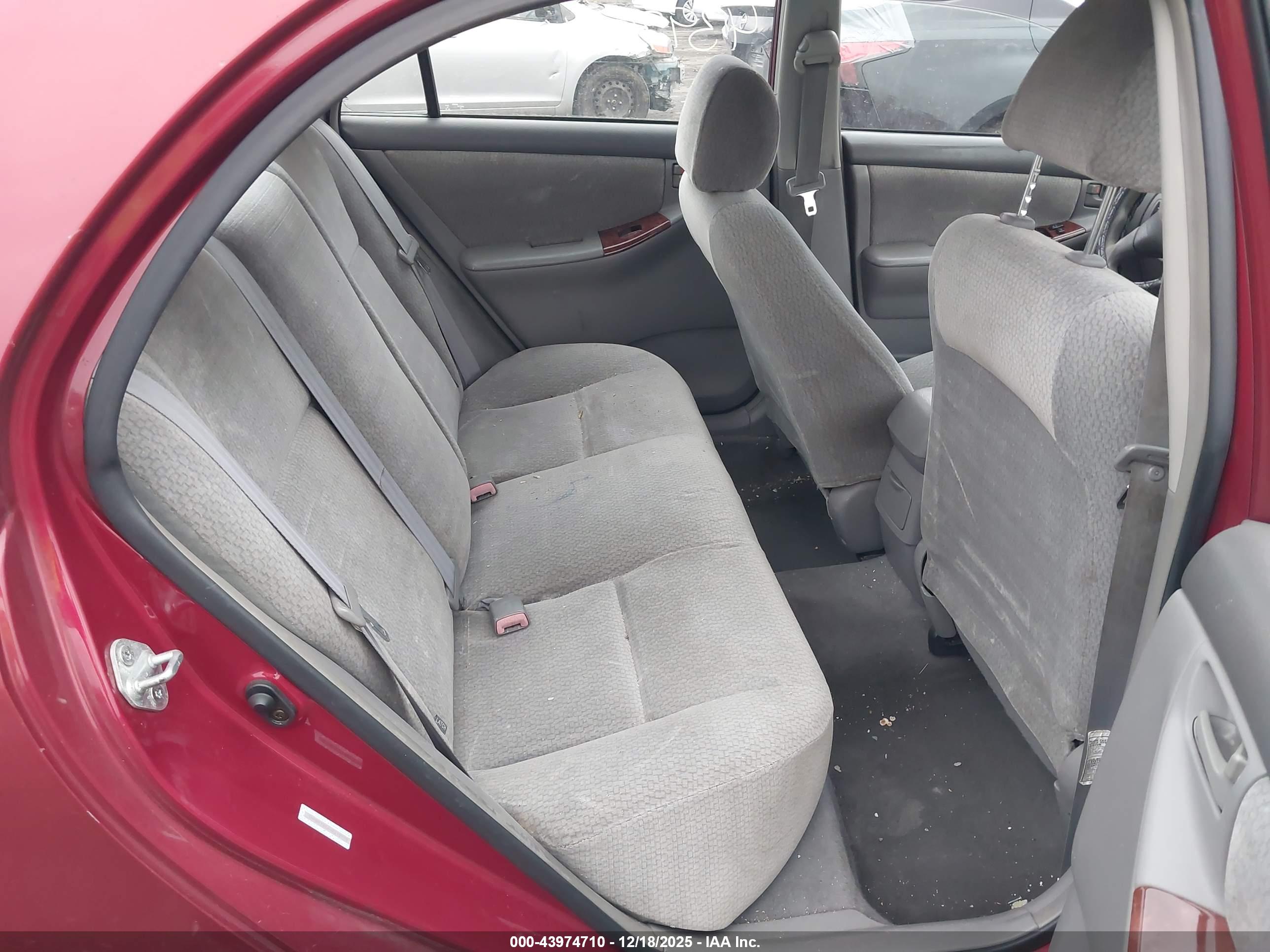 TOYOTA COROLLA image 8