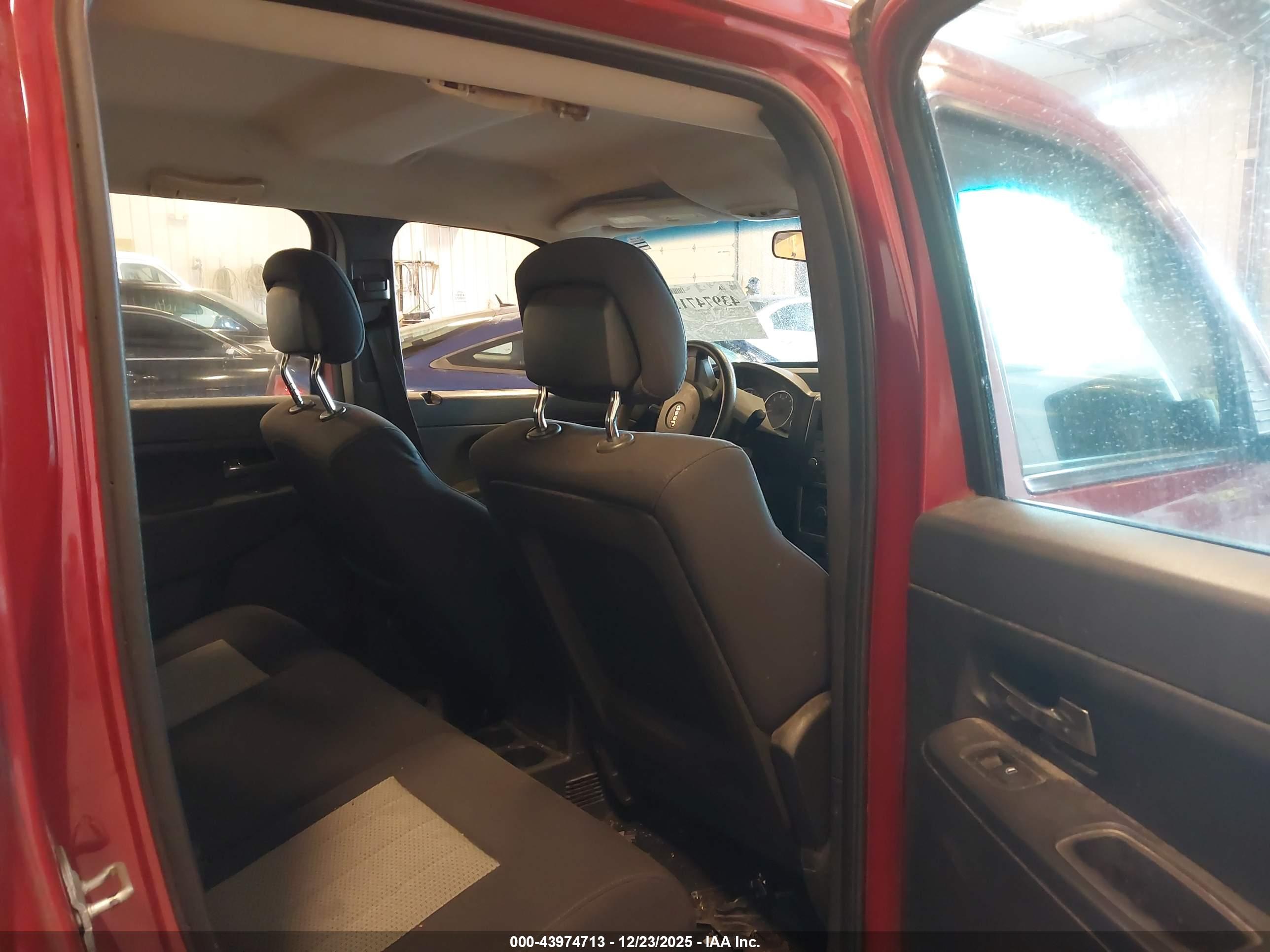 JEEP LIBERTY image 8