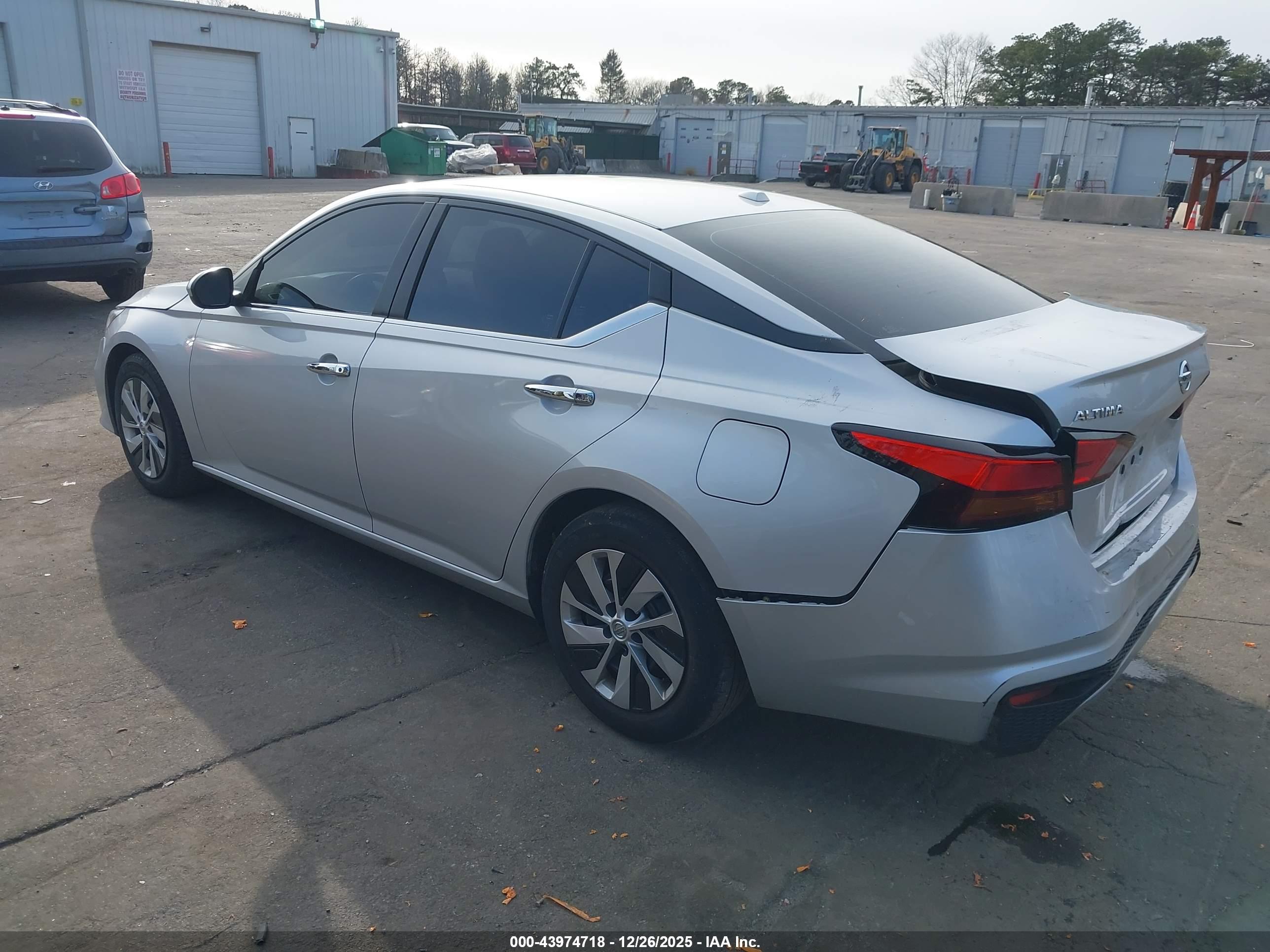 NISSAN ALTIMA image 3