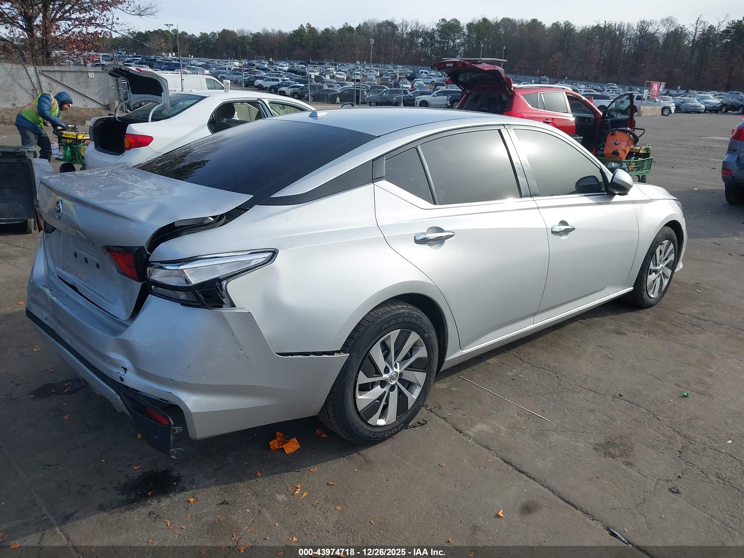 NISSAN ALTIMA image 4