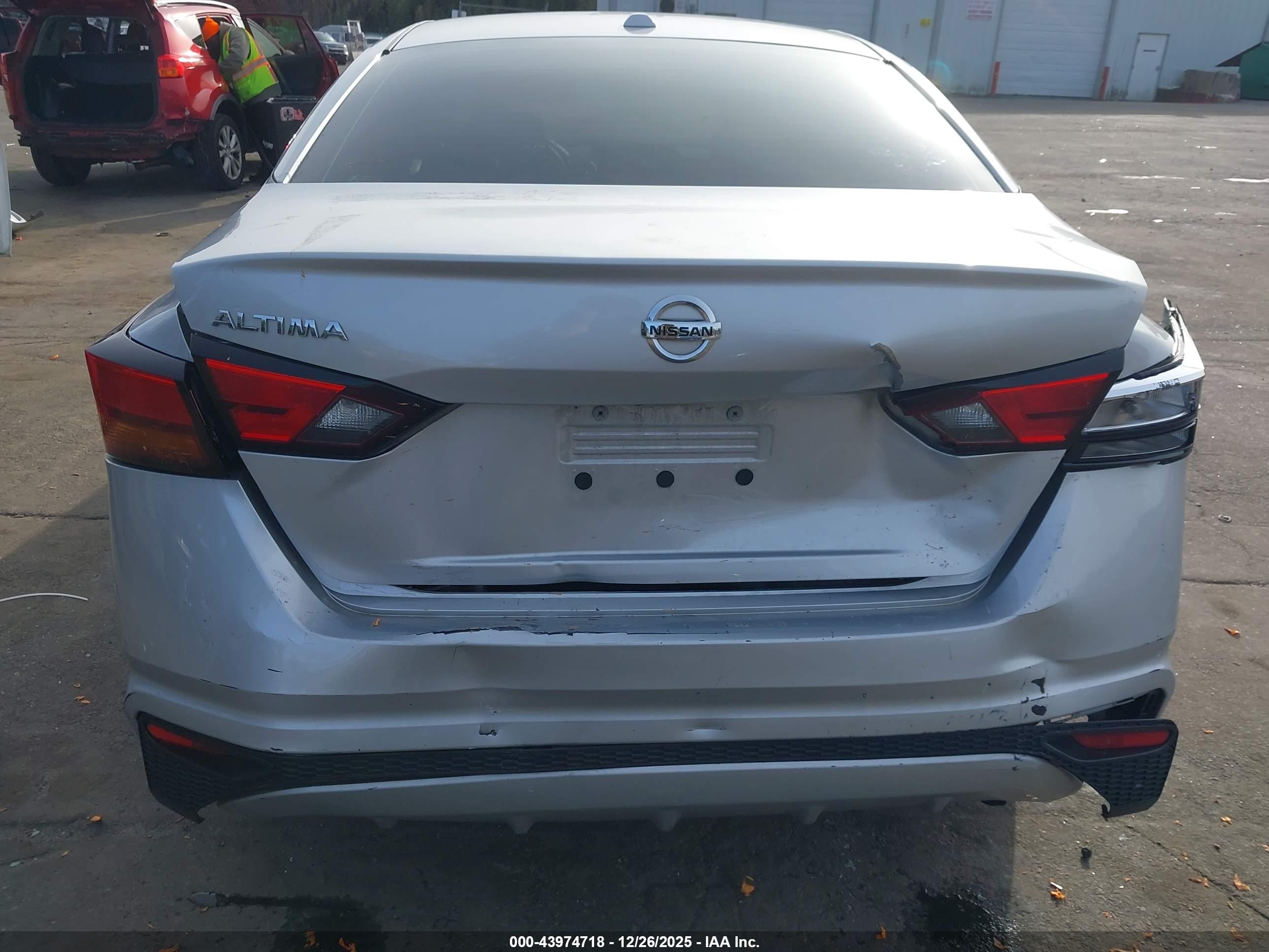 NISSAN ALTIMA image 6