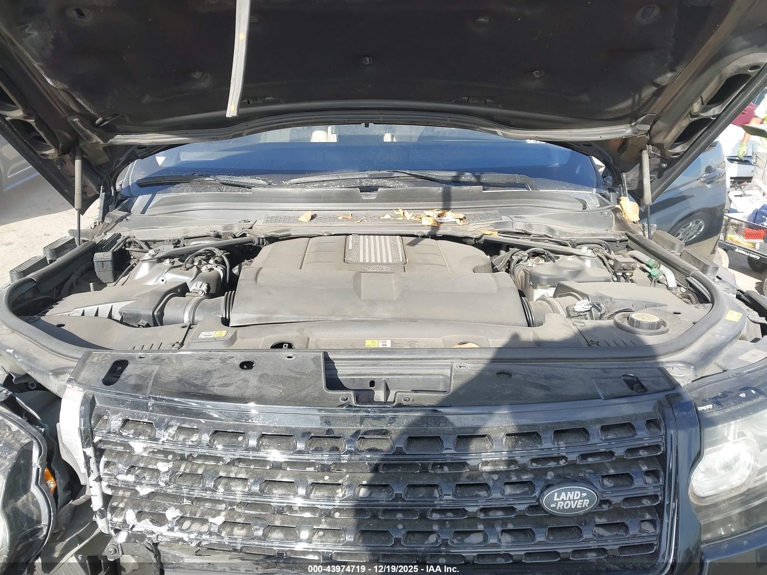 LAND ROVER image 10