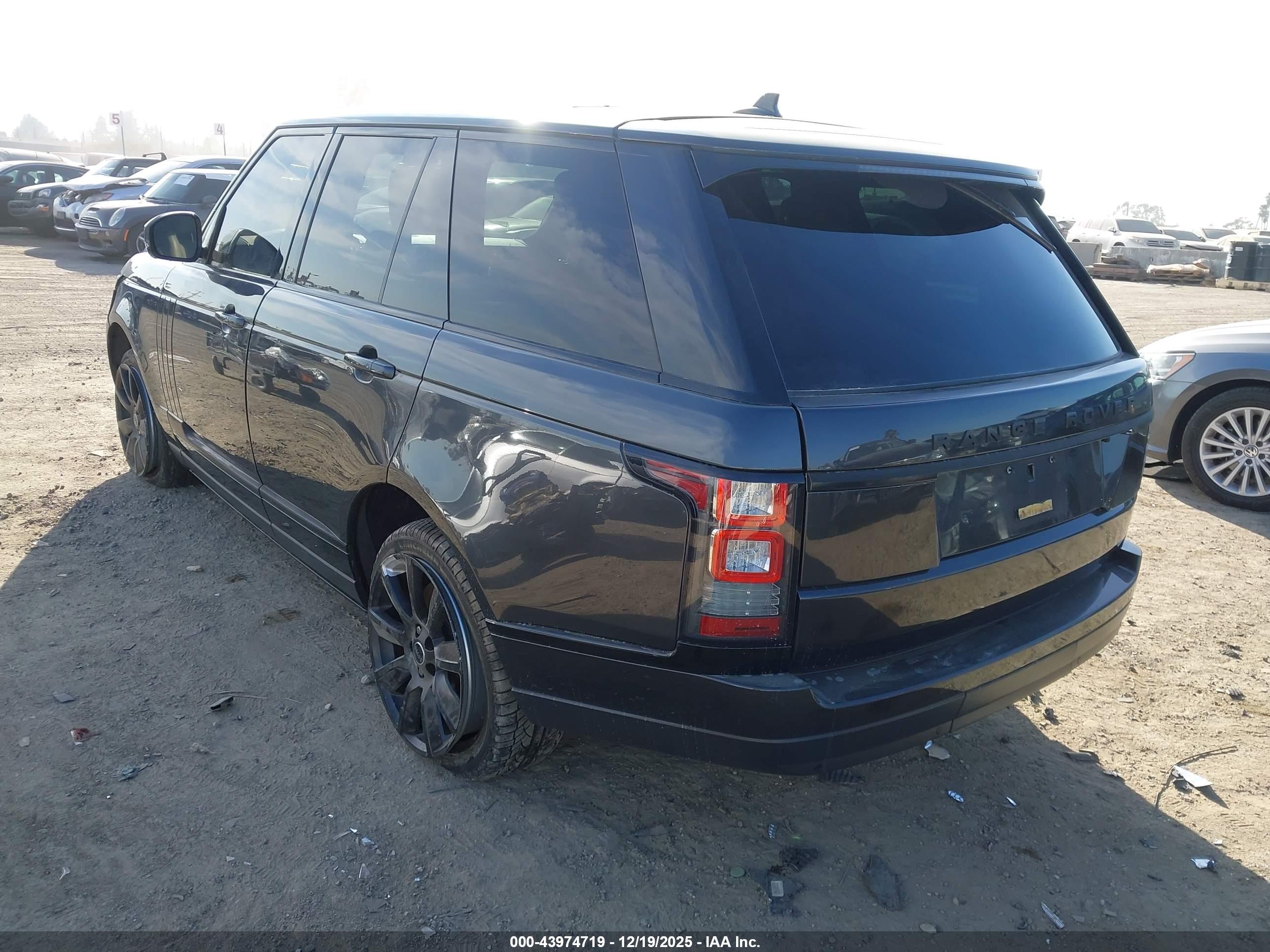 LAND ROVER image 3