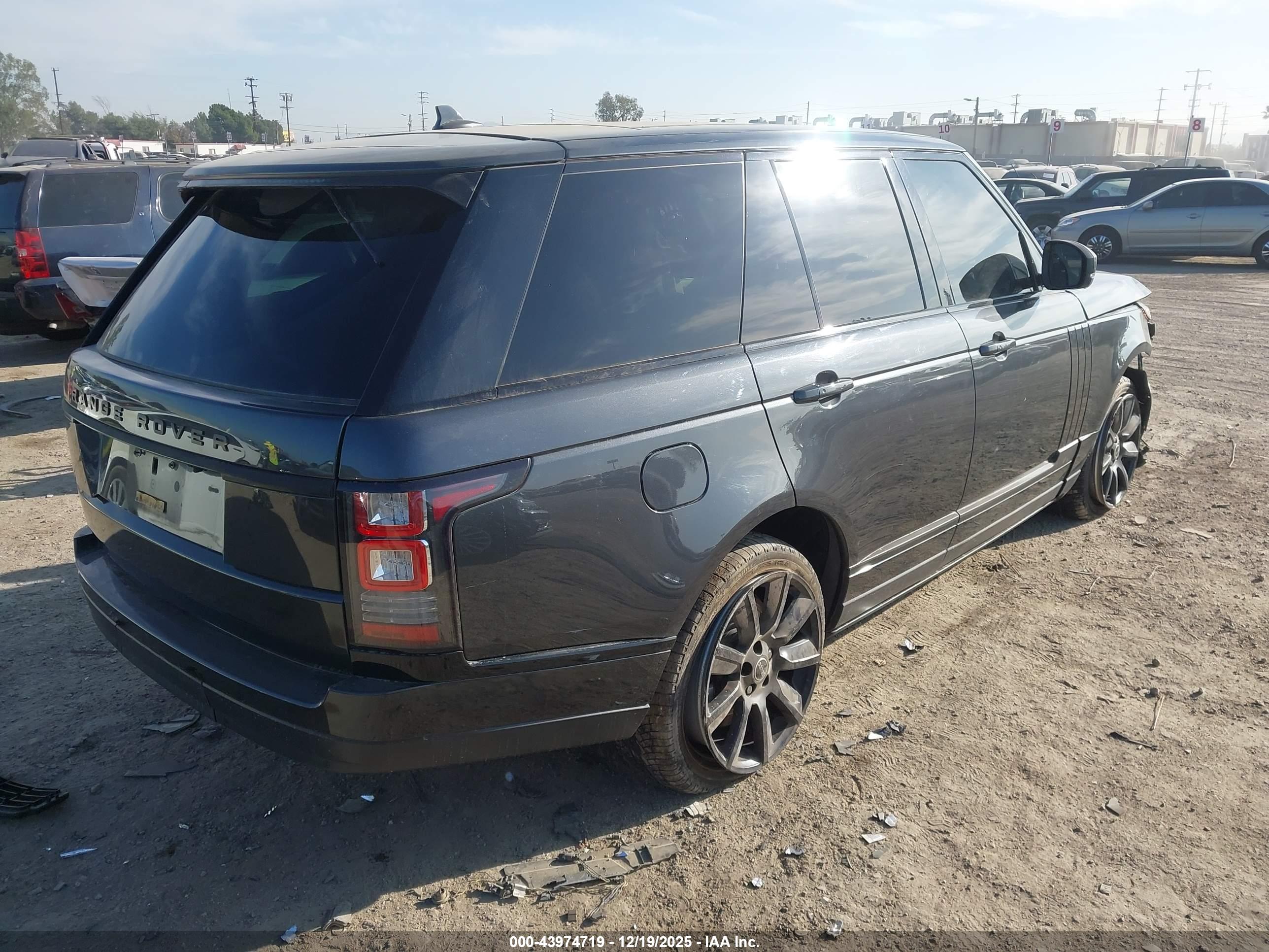 LAND ROVER image 4