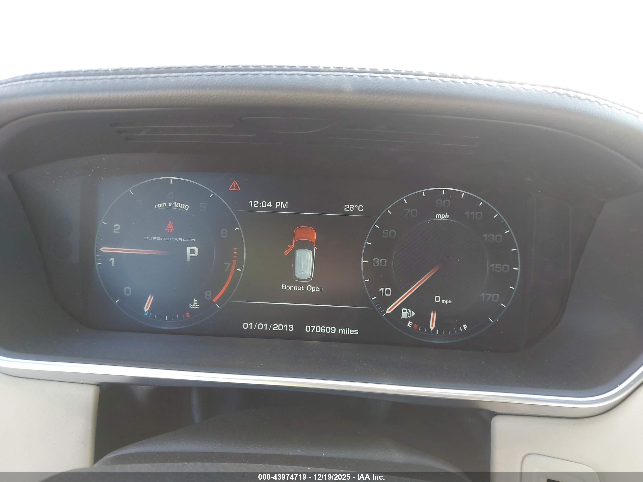 LAND ROVER image 7